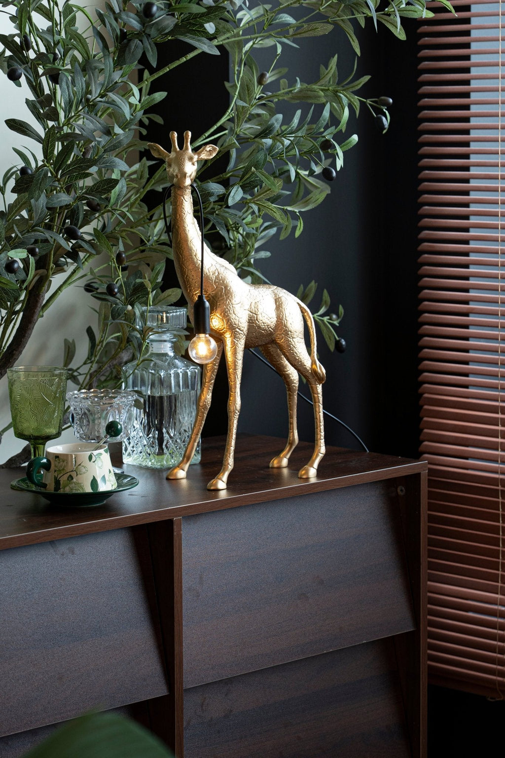 giraffe-royale-sculpture-floor-lamp-anzaz--53