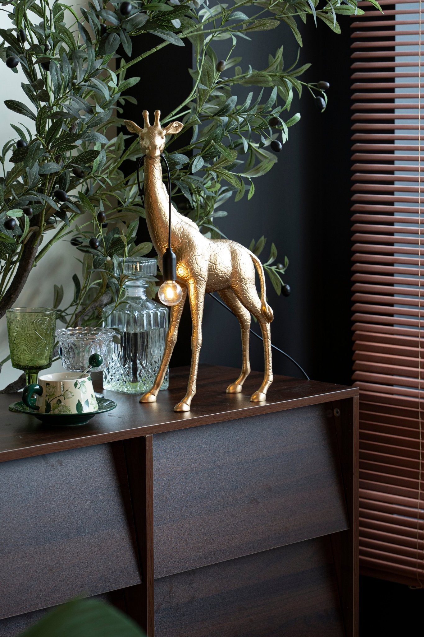 giraffe-royale-sculpture-floor-lamp-anzaz--53