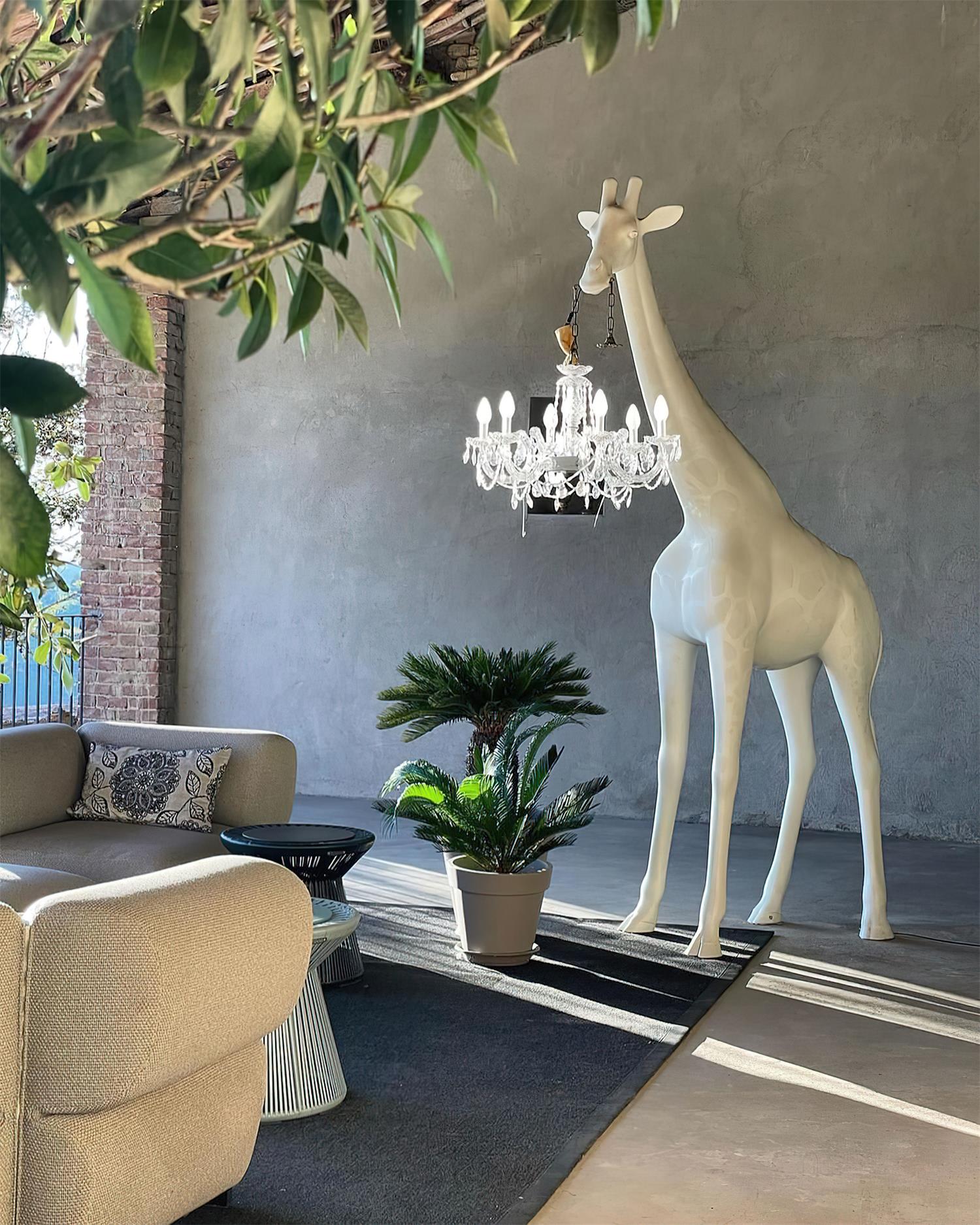giraffe-sculpture-floor-lamp-anzaz-Black & Gold lamp body-13