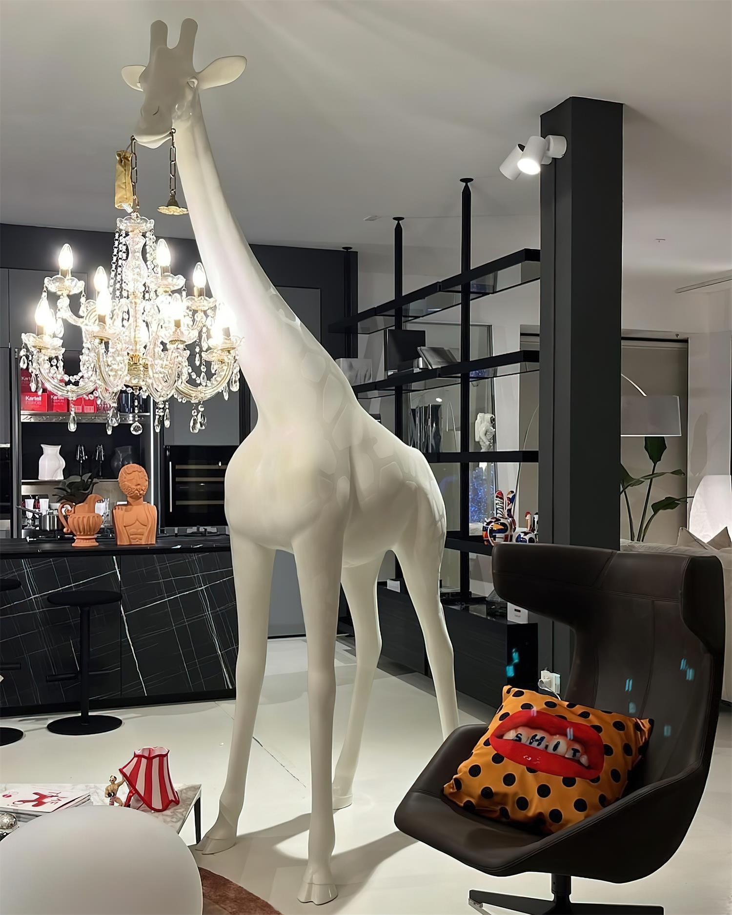 giraffe-sculpture-floor-lamp-anzaz-Black & Gold lamp body-16