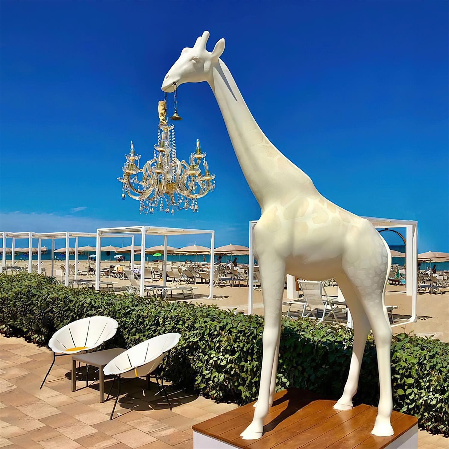giraffe-sculpture-floor-lamp-anzaz-White & Gold lamp body-6