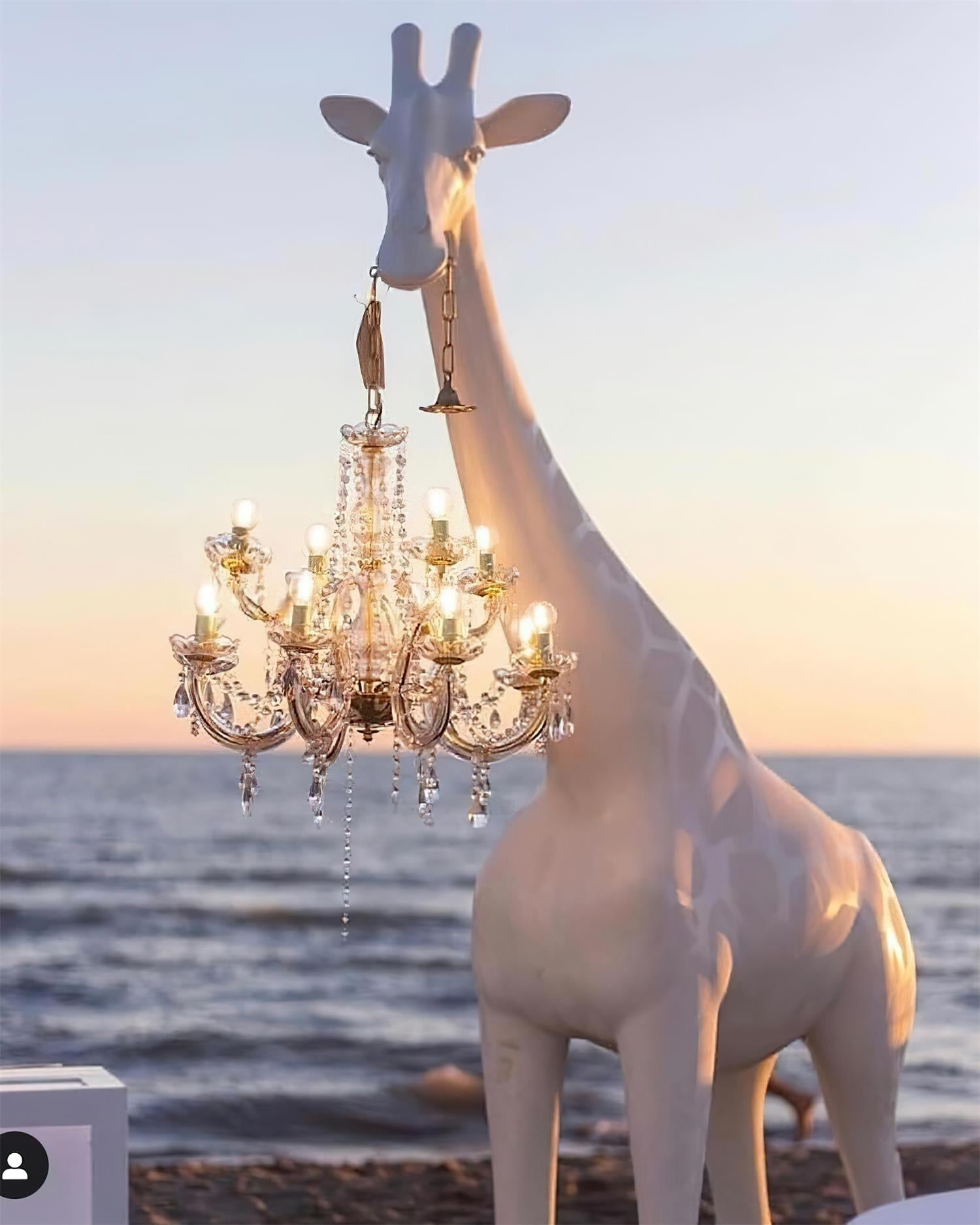 giraffe-sculpture-floor-lamp-anzaz-White & Chrome lamp body-36