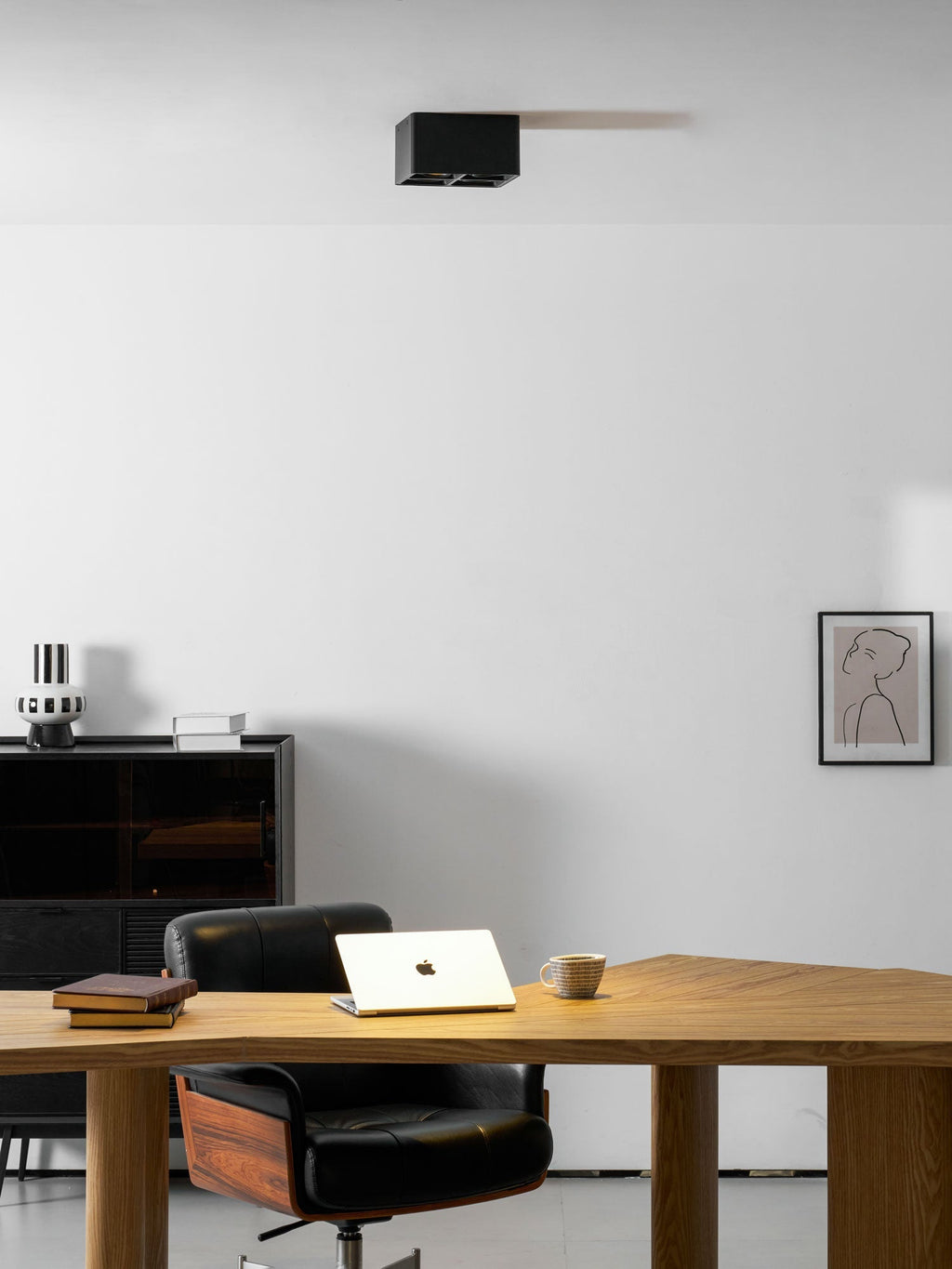 giyan-spotlight-anzaz-White Lampbody & Black Lampshade-60