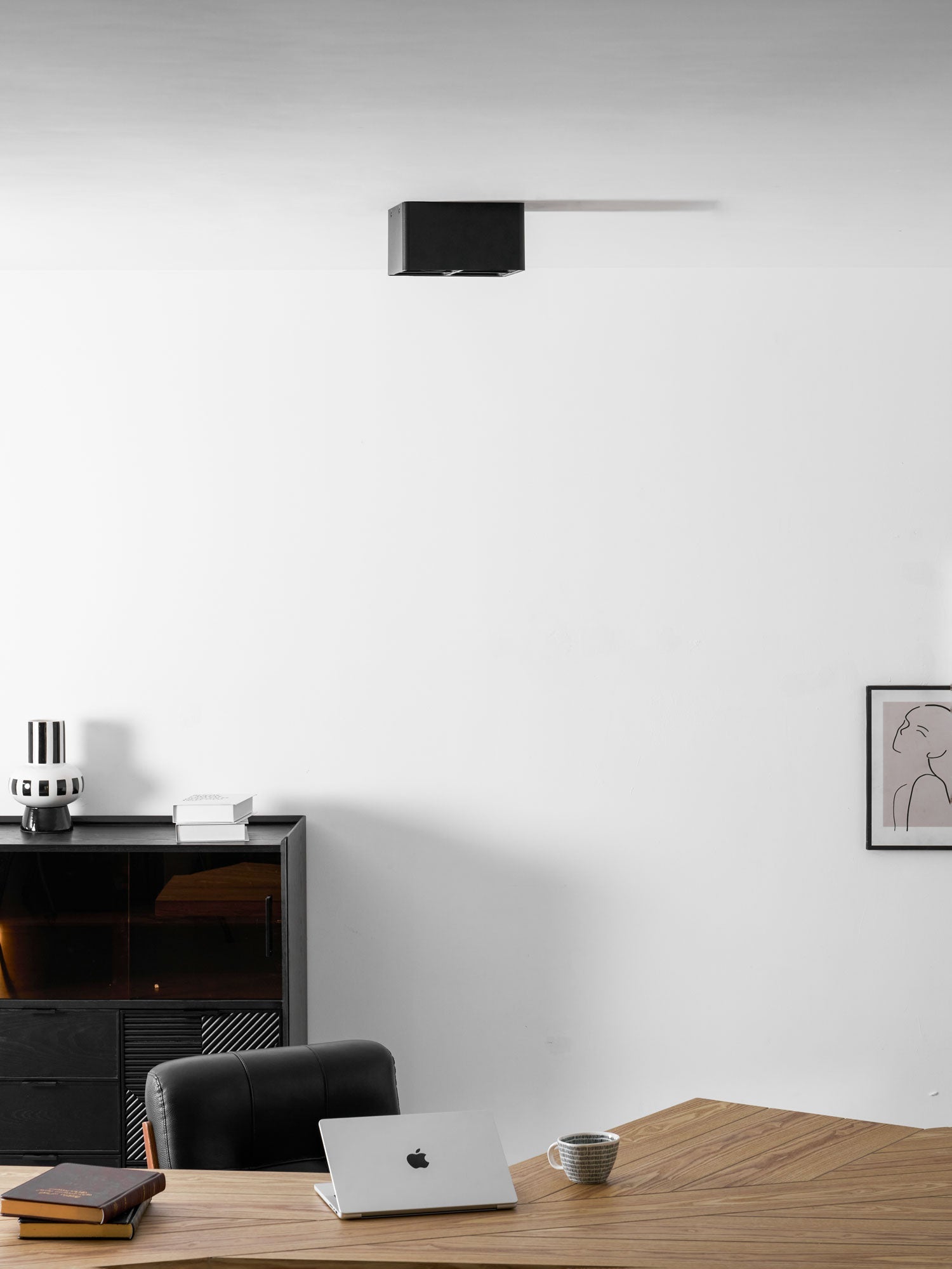 giyan-spotlight-anzaz-White Lampbody & Black Lampshade-64