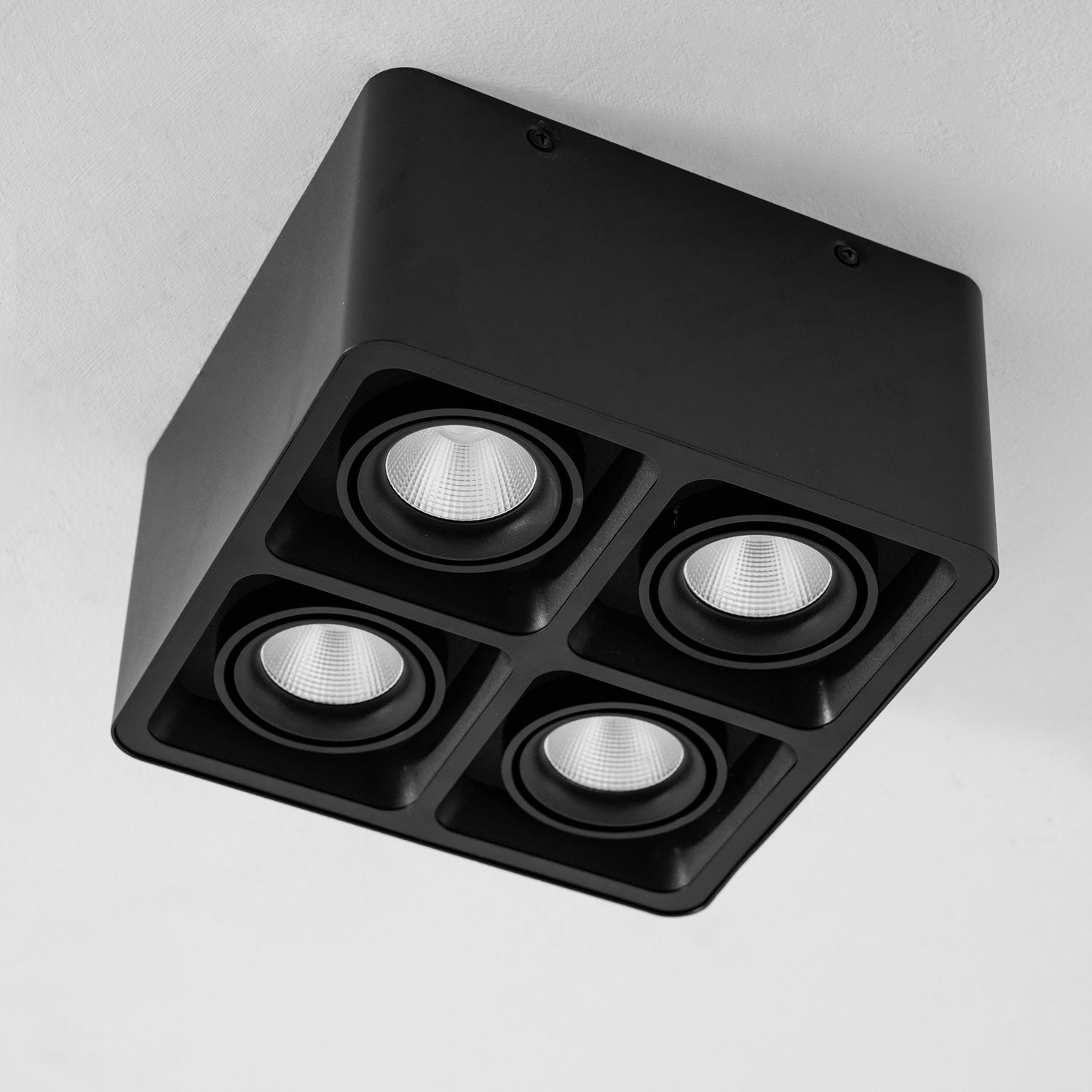 giyan-spotlight-anzaz-White Lampbody & Black Lampshade-65