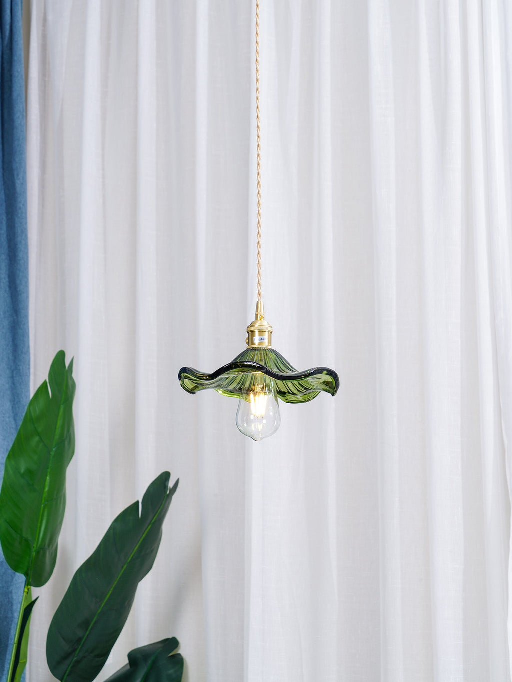 glass-hibiscus-flower-pendant-light-anzaz--43