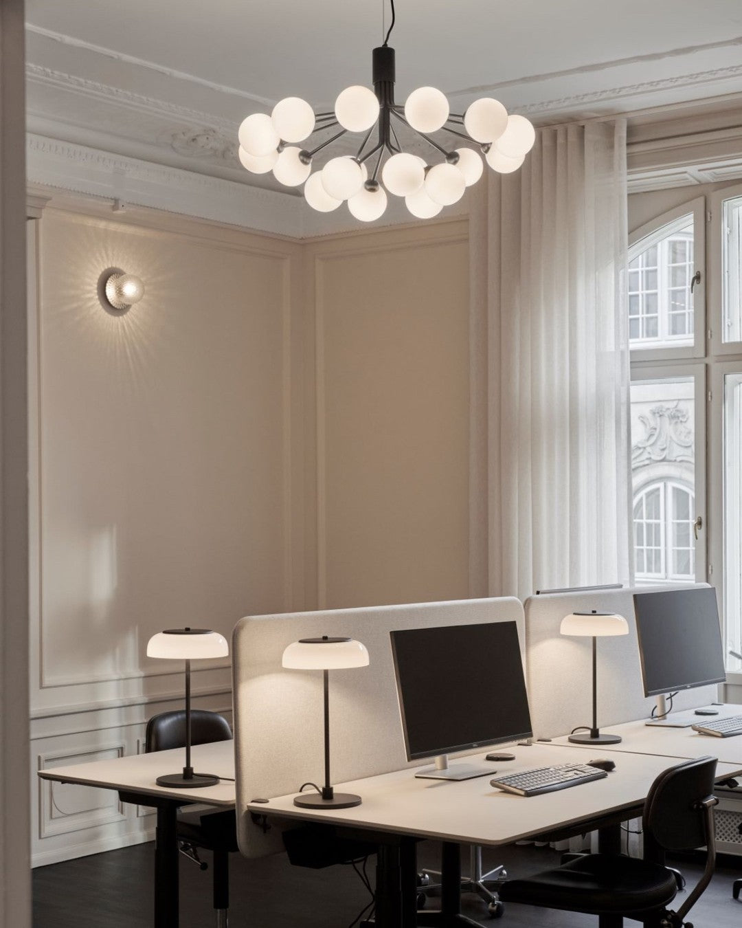 glass-sphere-cluster-chandelier-anzaz-Black-6