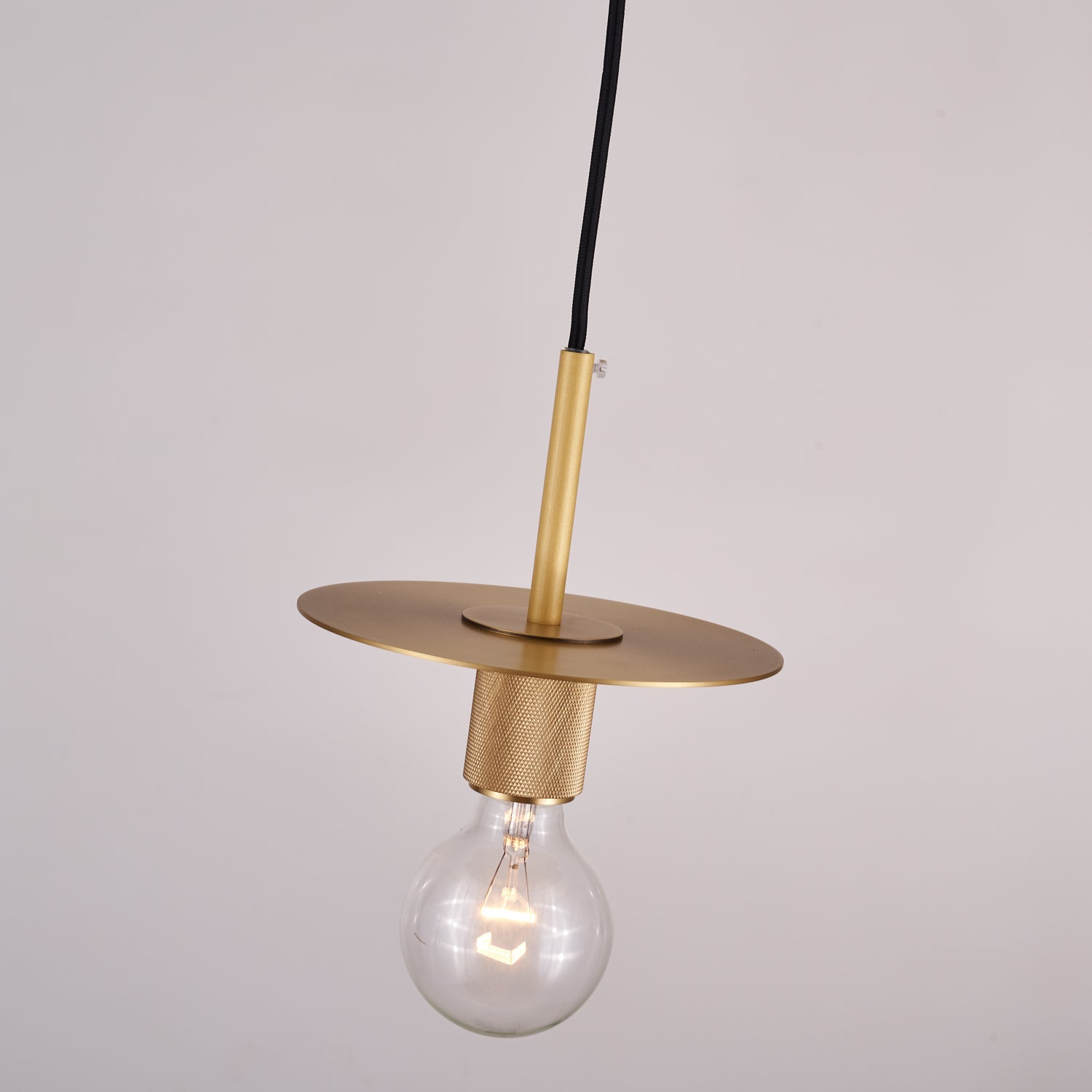 gleam-brass-pendant-light-anzaz--4