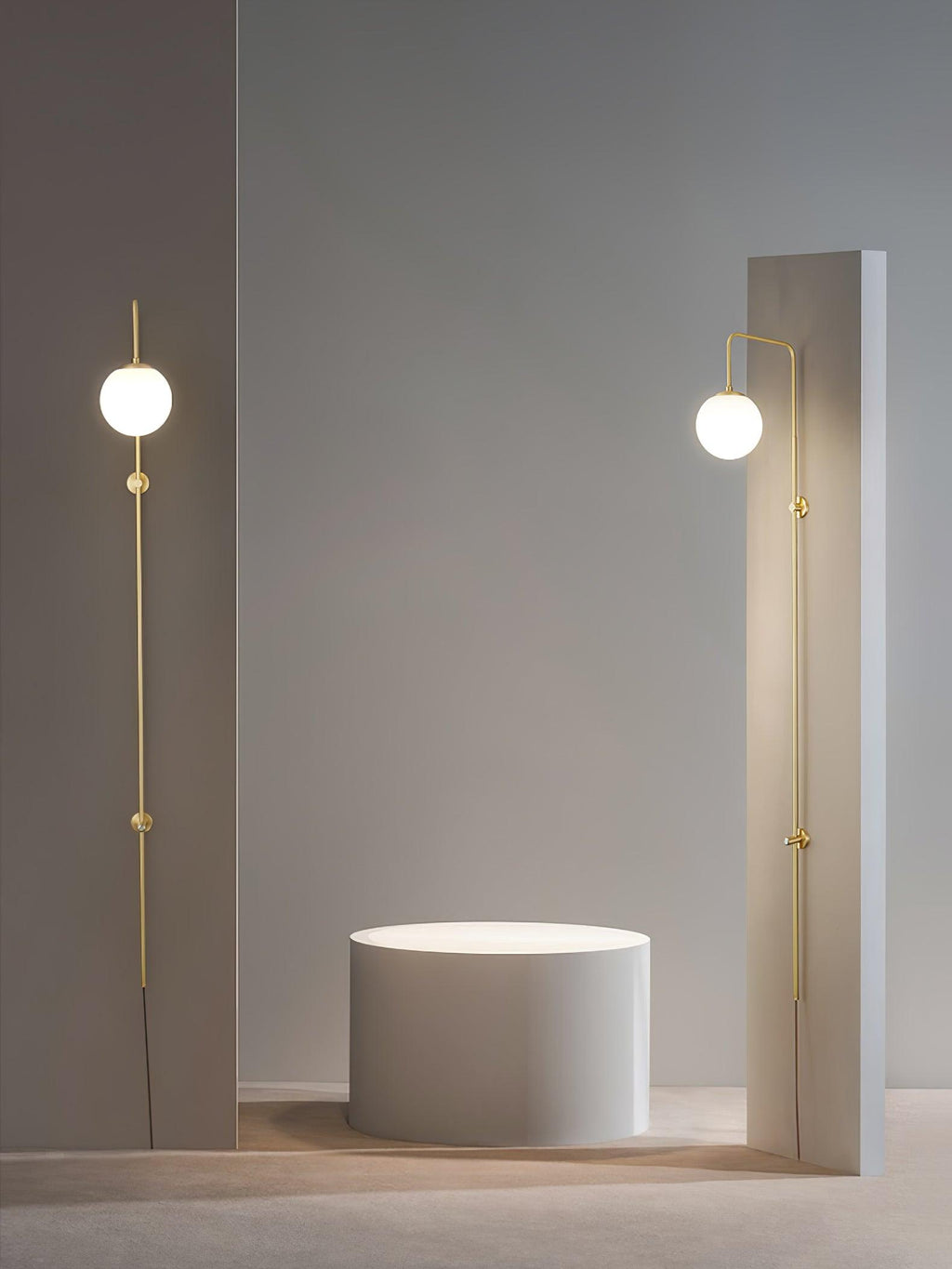 globe-brass-plug-in-wall-sconce-anzaz--21