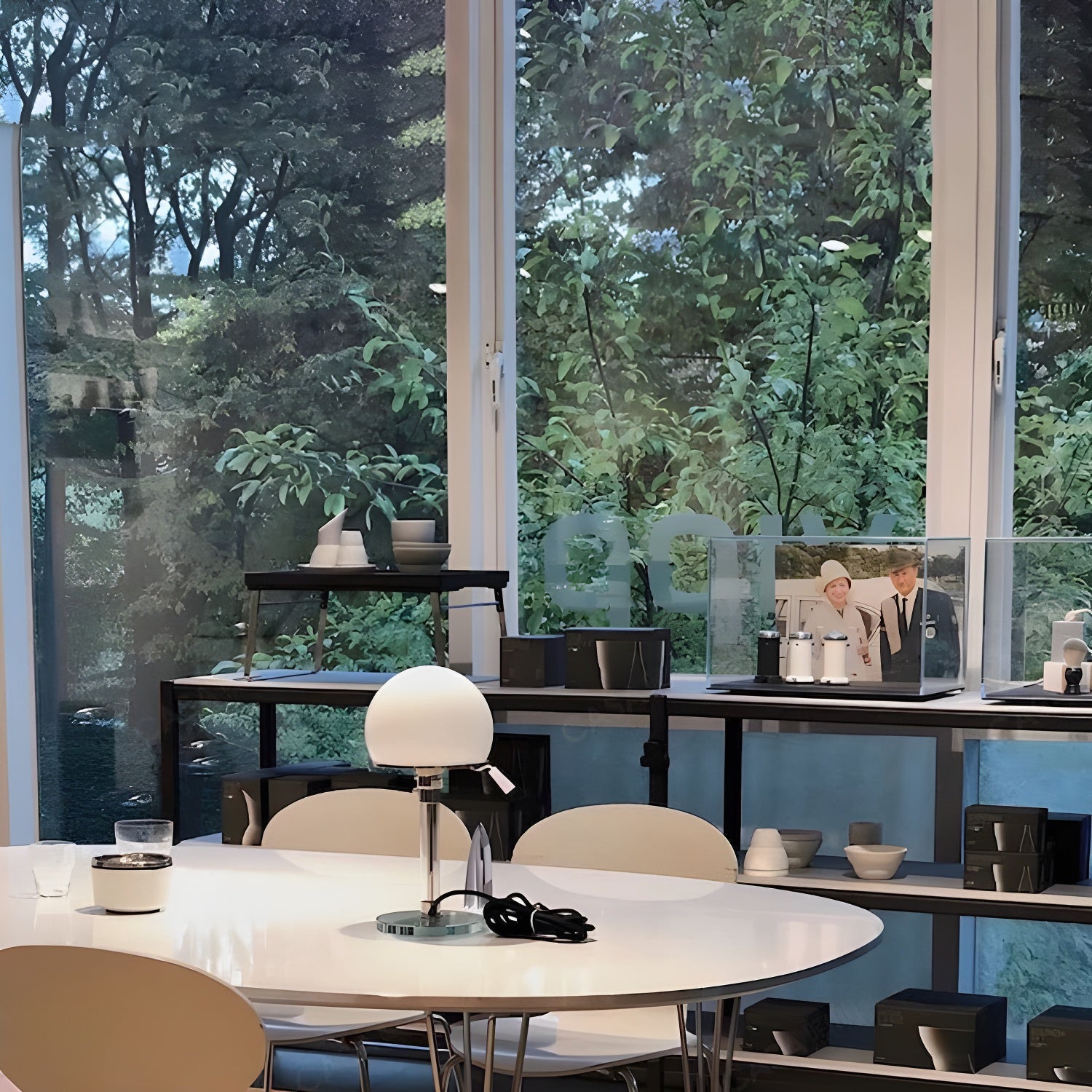 globe-glass-table-lamp-anzaz--7