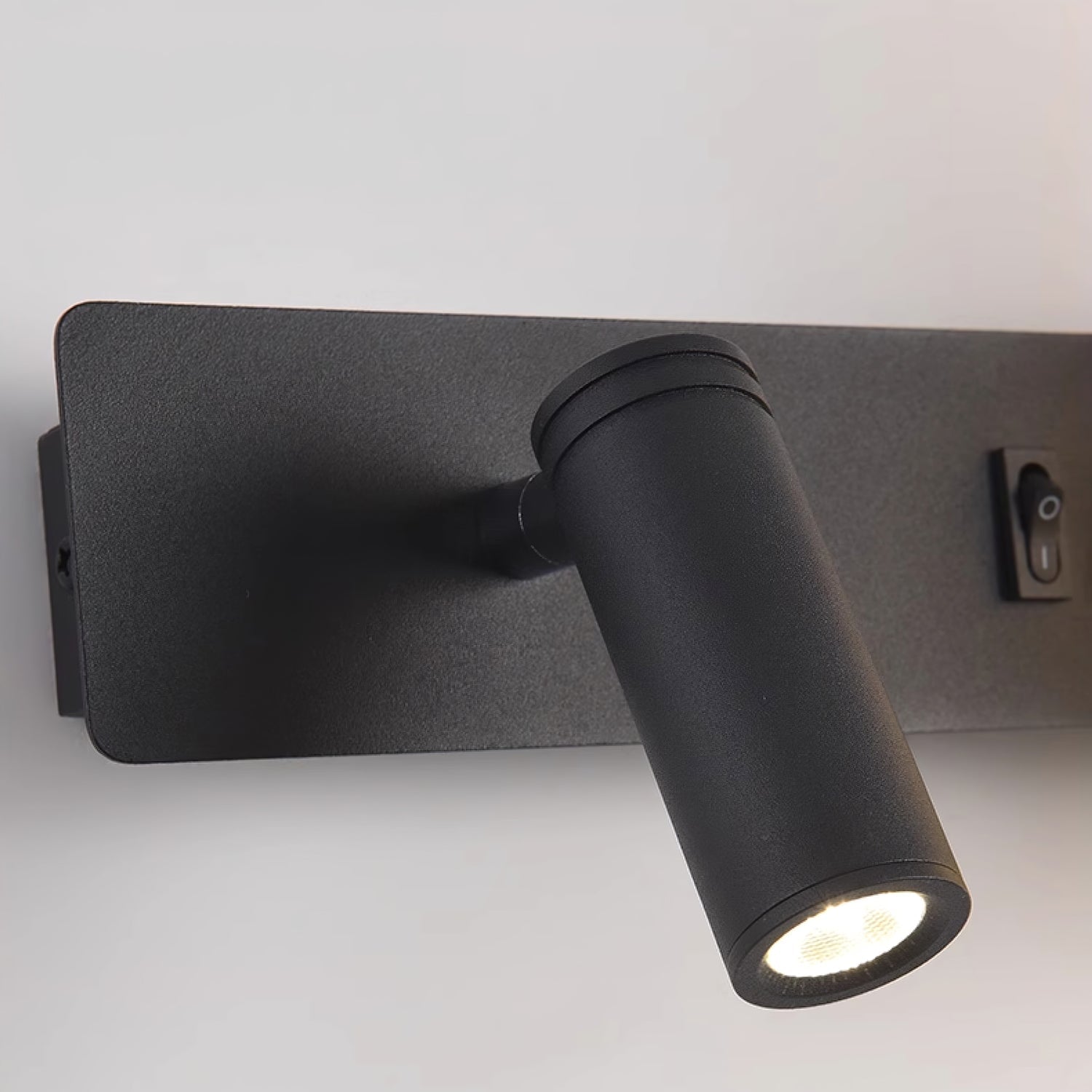 glos-slim-wall-lamp-anzaz--8
