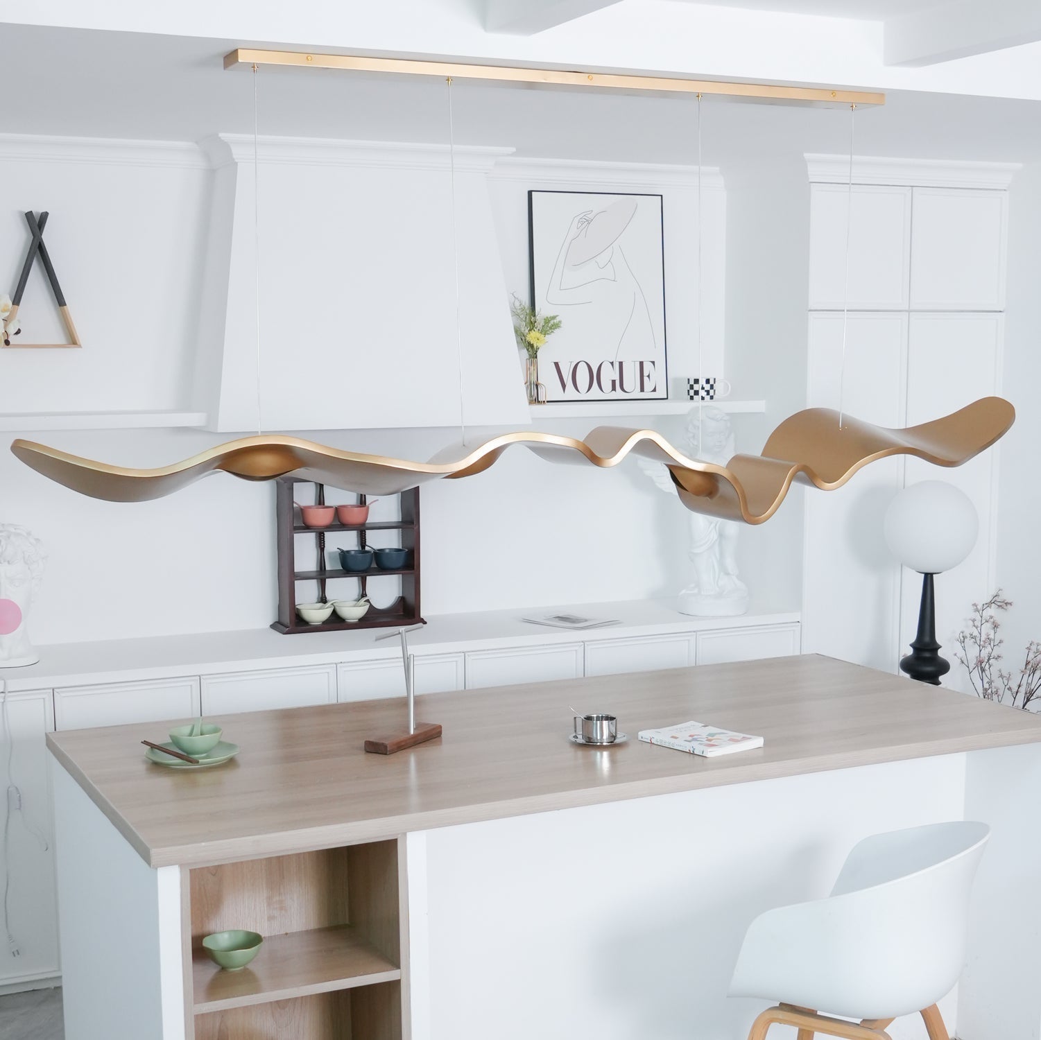 gold-ribbon-chandelier-anzaz--35