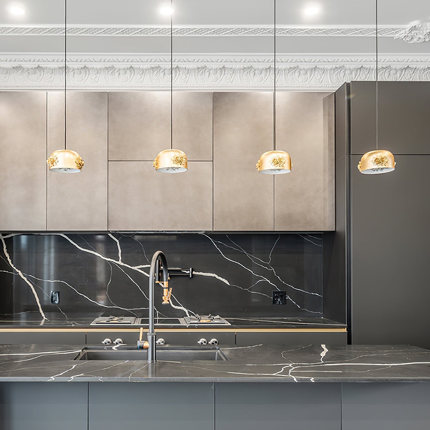 gold-tuzzi-pendant-light-anzaz-Gold foil-6