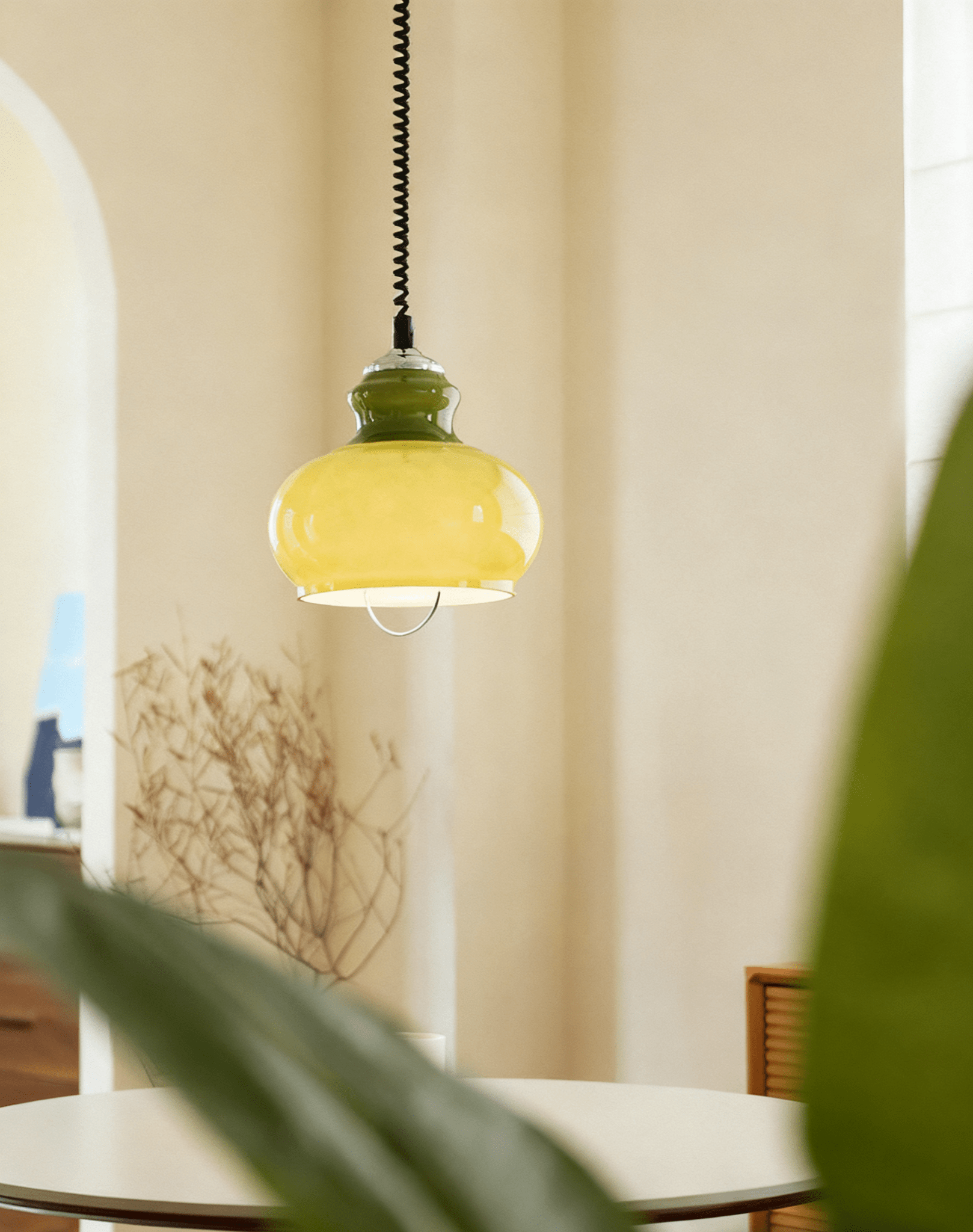 gradient-glass-coil-pendant-light-anzaz--5