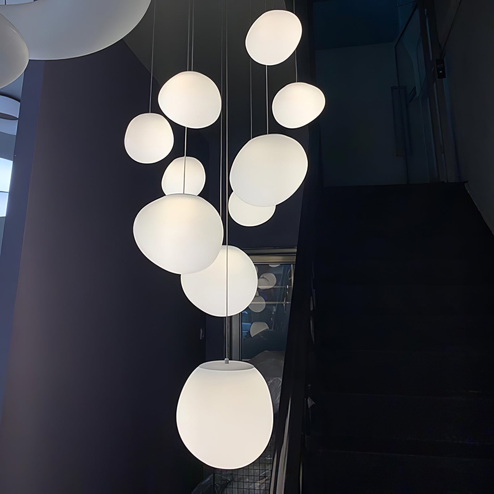gregg-stone-shape-glass-pendant-light-anzaz--34