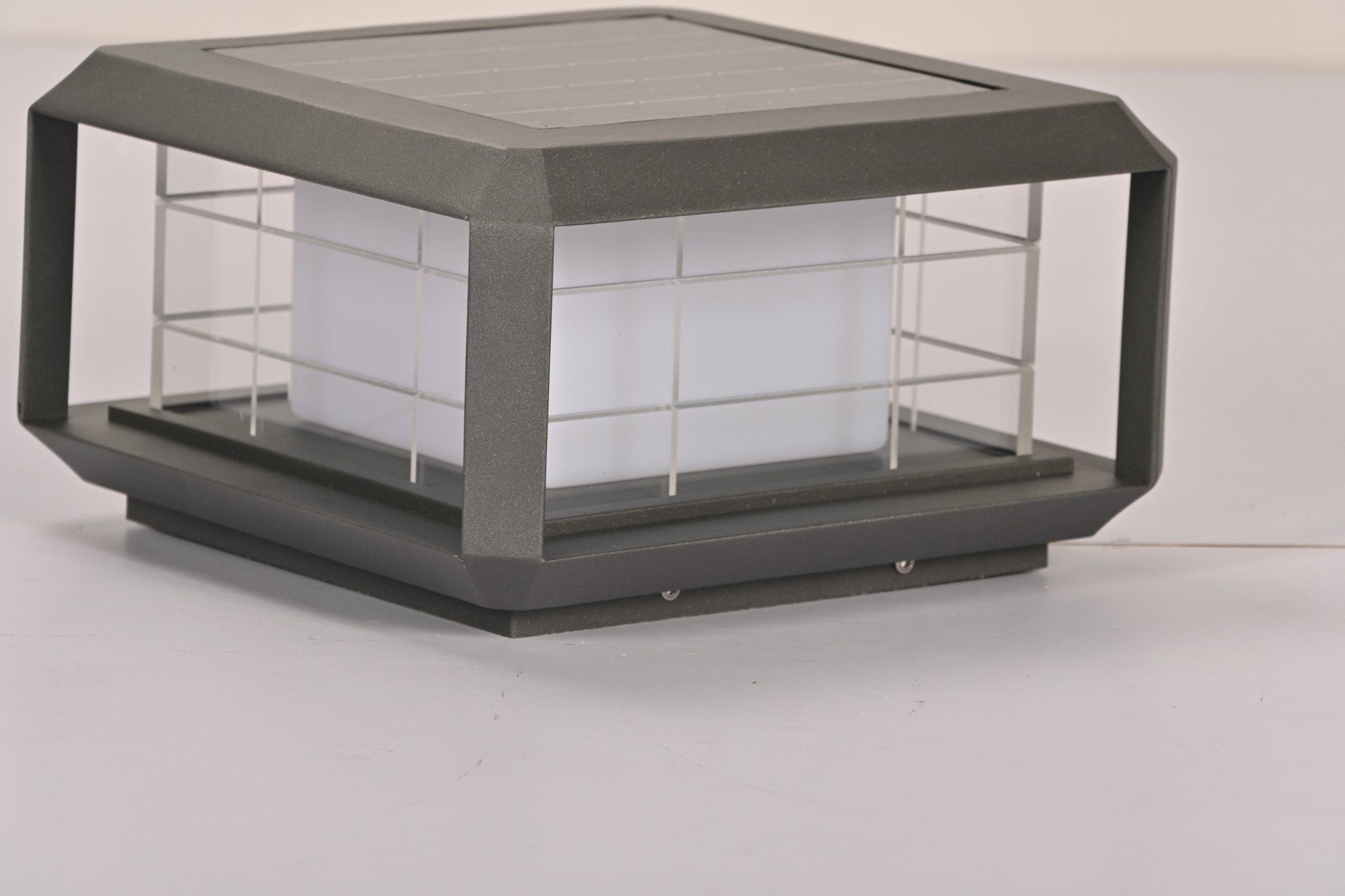 grid-guard-solar-lantern-outdoor-lamp-anzaz--11