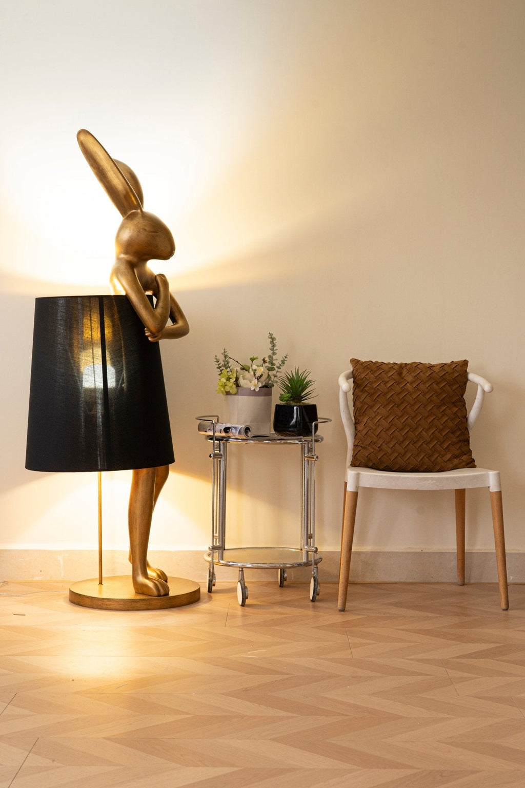 hare-silhouette-table-lamp-anzaz-Gilded & Black-16