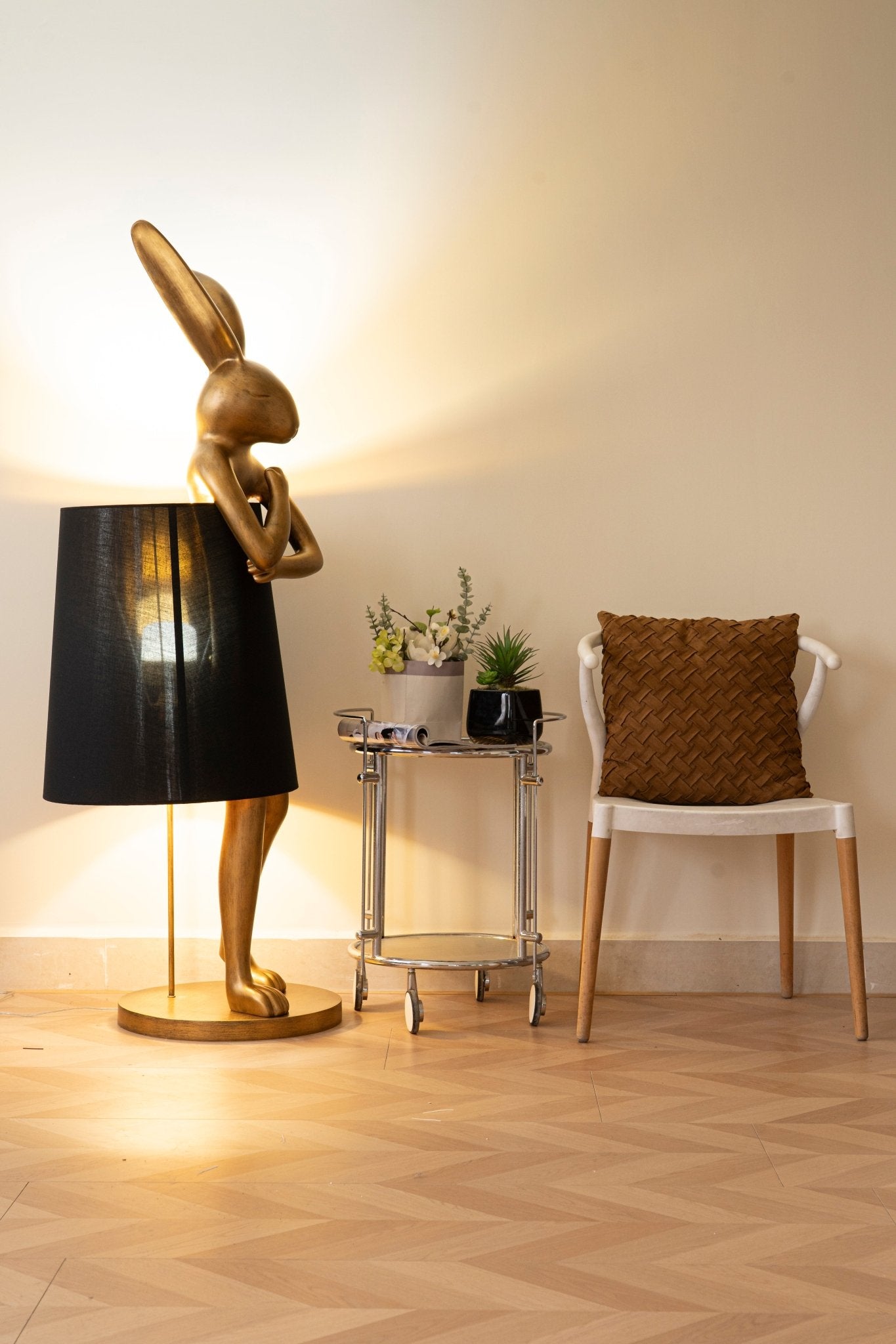 hare-silhouette-table-lamp-anzaz-Gilded & Black-16