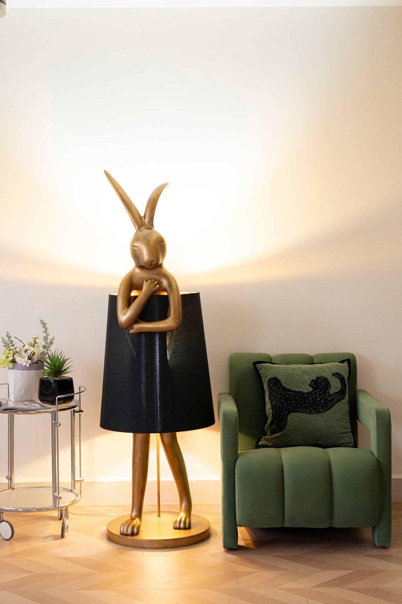 hare-silhouette-table-lamp-anzaz-Vintage Gold & Black-5