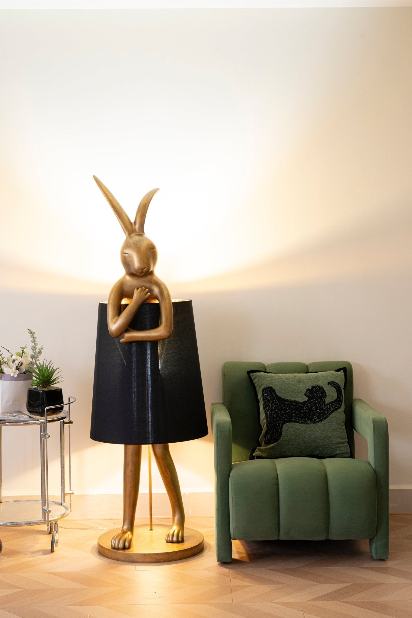 hare-silhouette-table-lamp-anzaz-Gilded & White-9