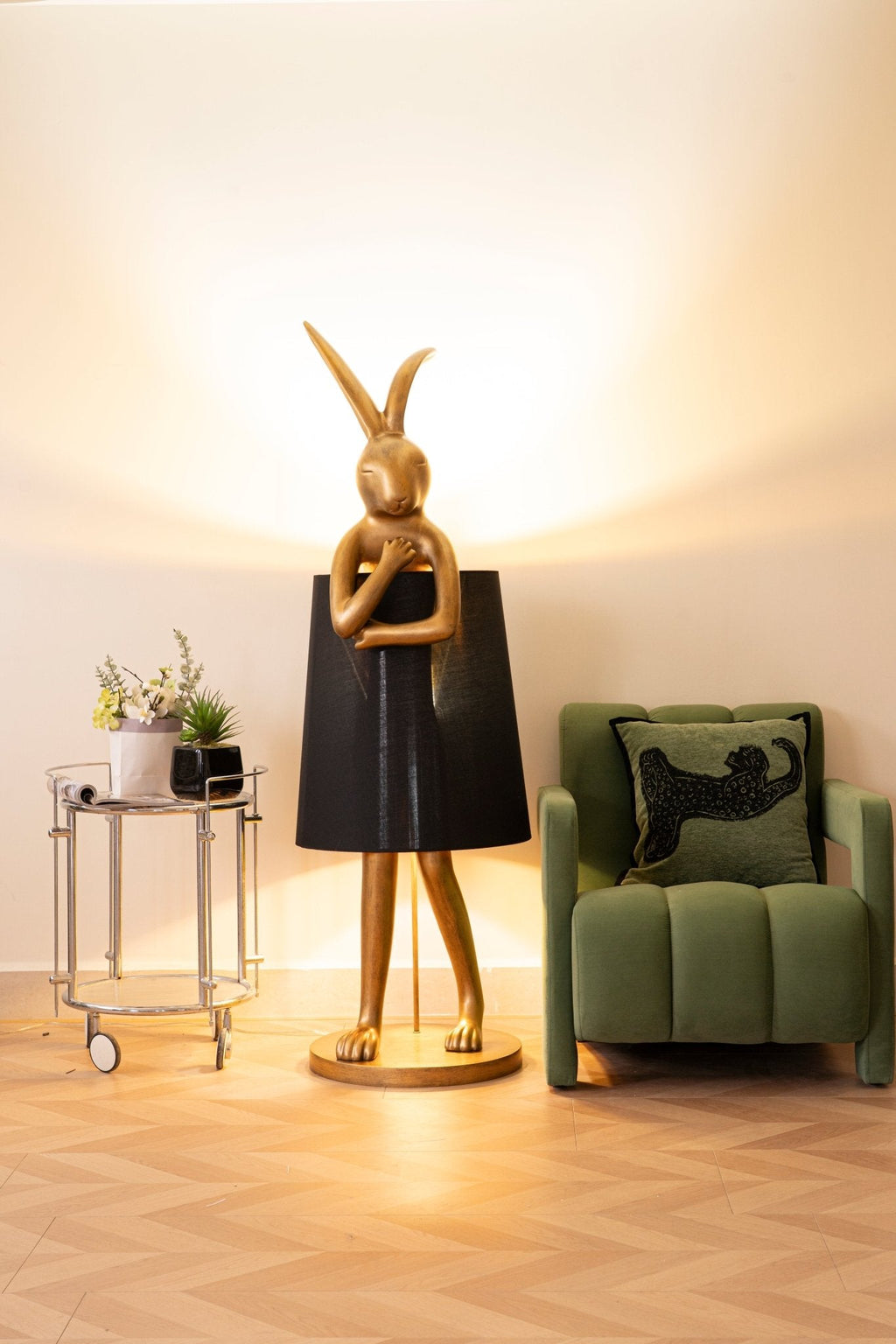 hare-silhouette-table-lamp-anzaz-Vintage Gold & White-3