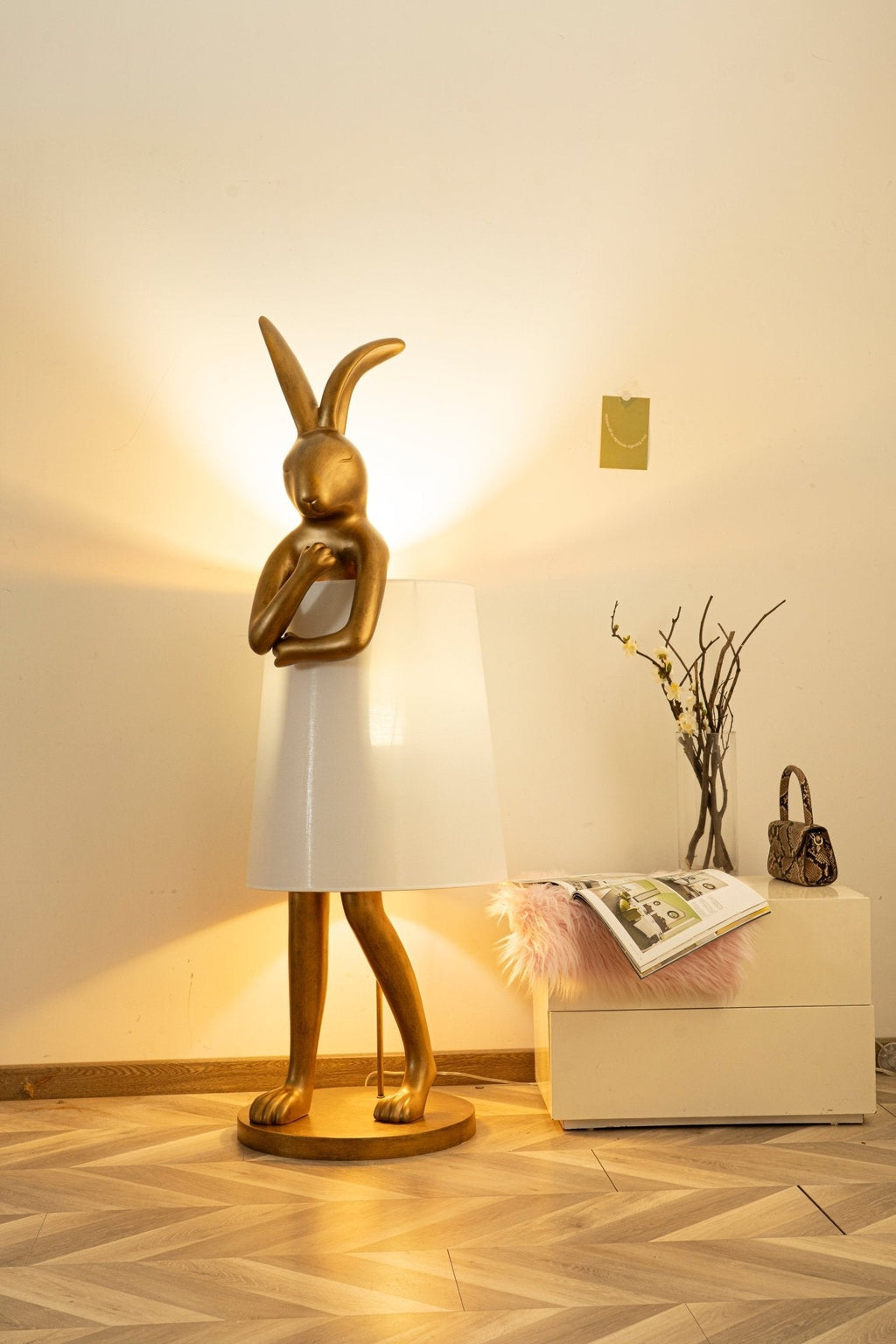hare-silhouette-table-lamp-anzaz-Vintage Gold & White-2