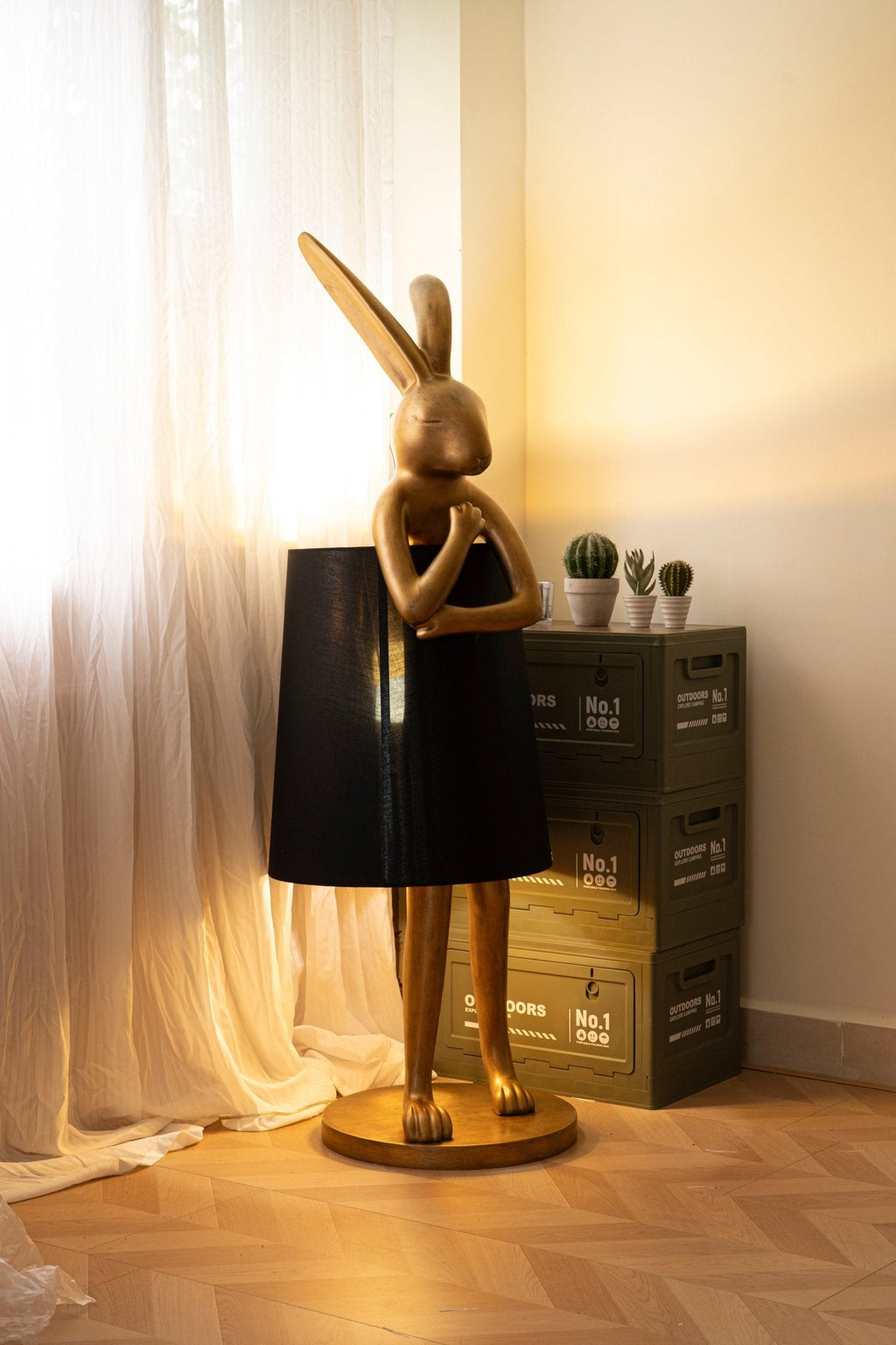 hare-silhouette-table-lamp-anzaz-Vintage Gold & Black-7