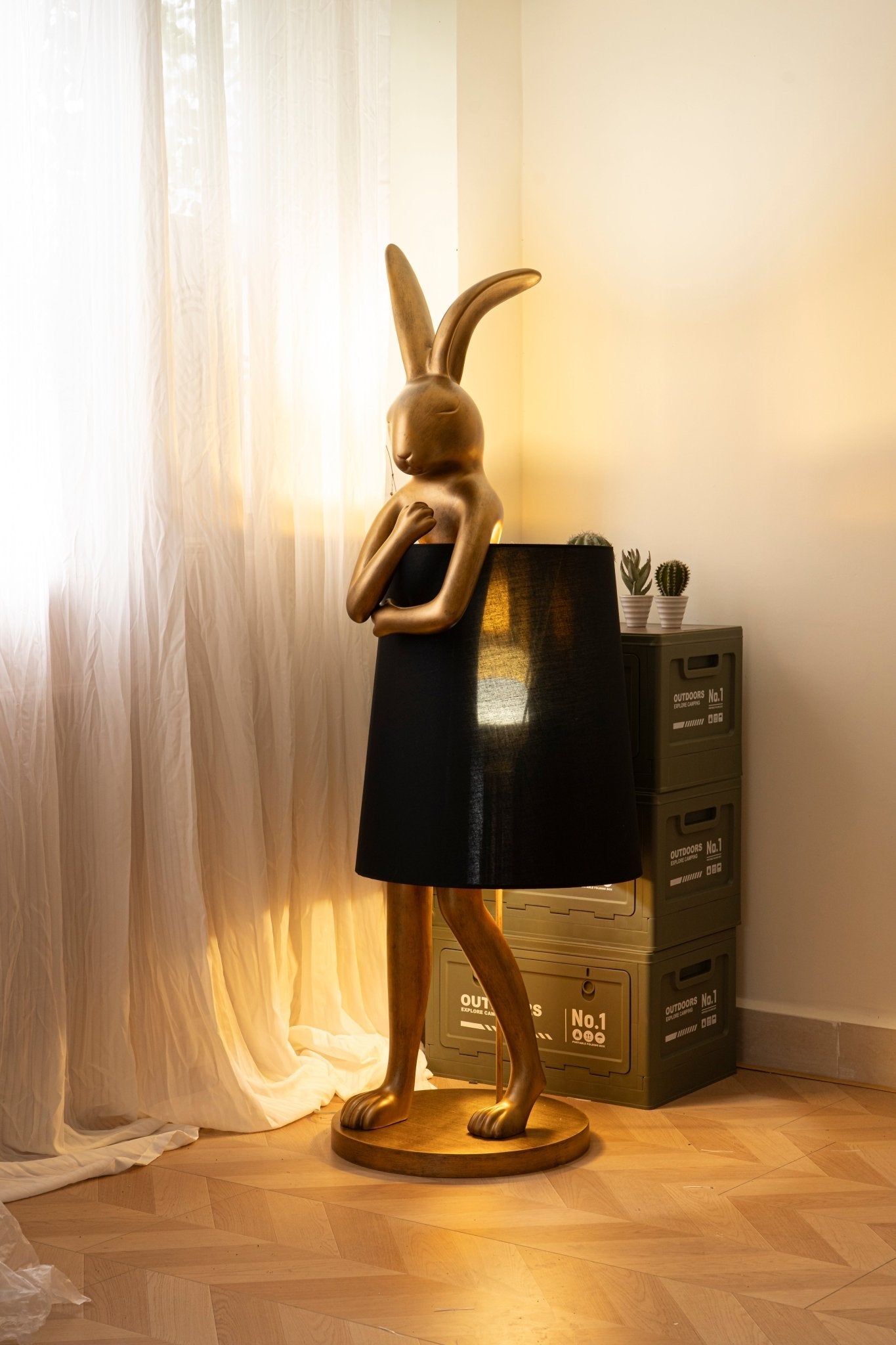 hare-silhouette-table-lamp-anzaz-Vintage Gold & Black-8