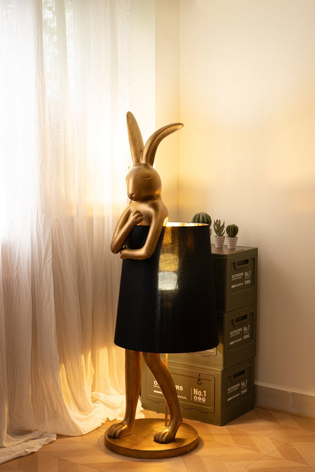 hare-silhouette-table-lamp-anzaz-Vintage Gold & White-4