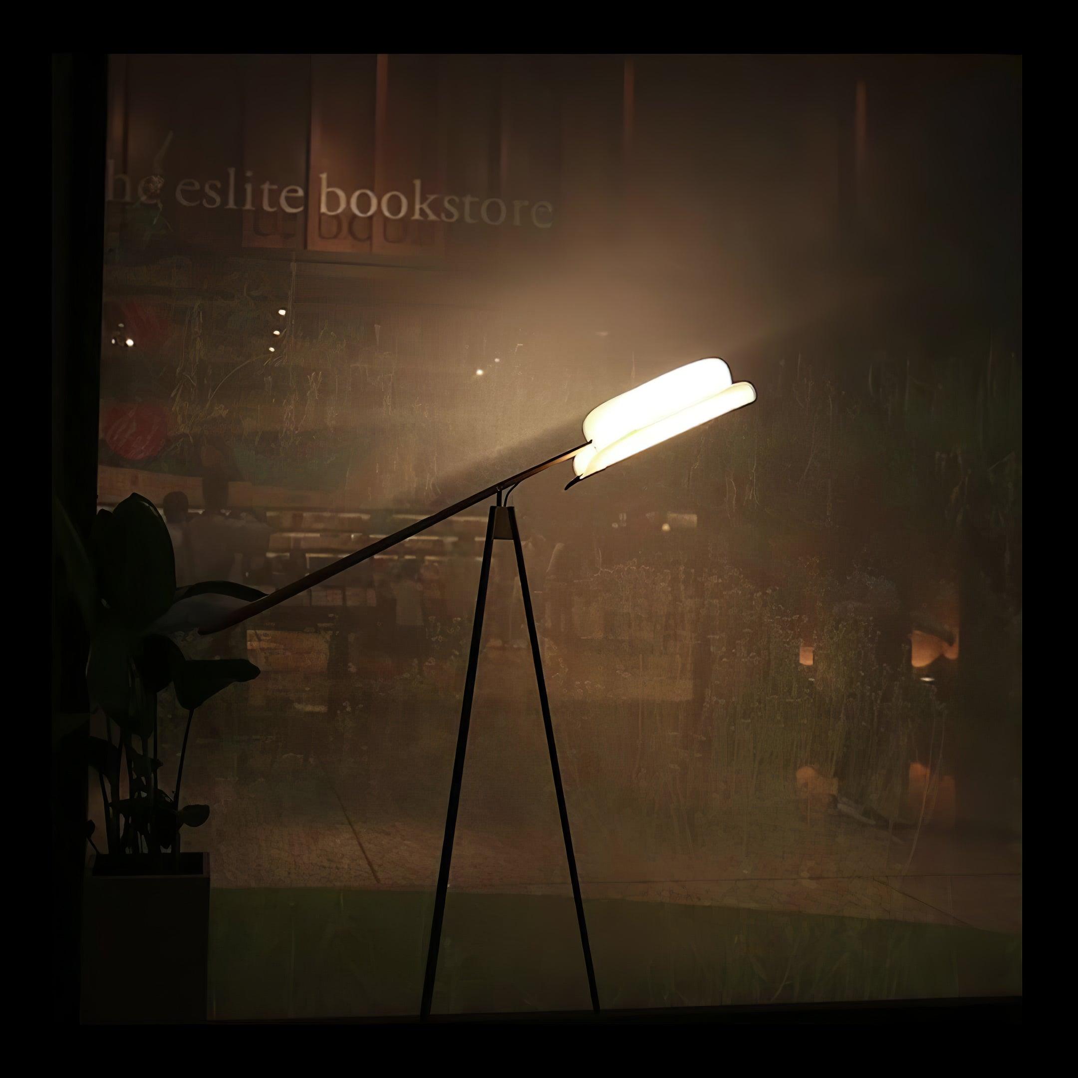 heart-wing-tripod-floor-lamp-anzaz--5