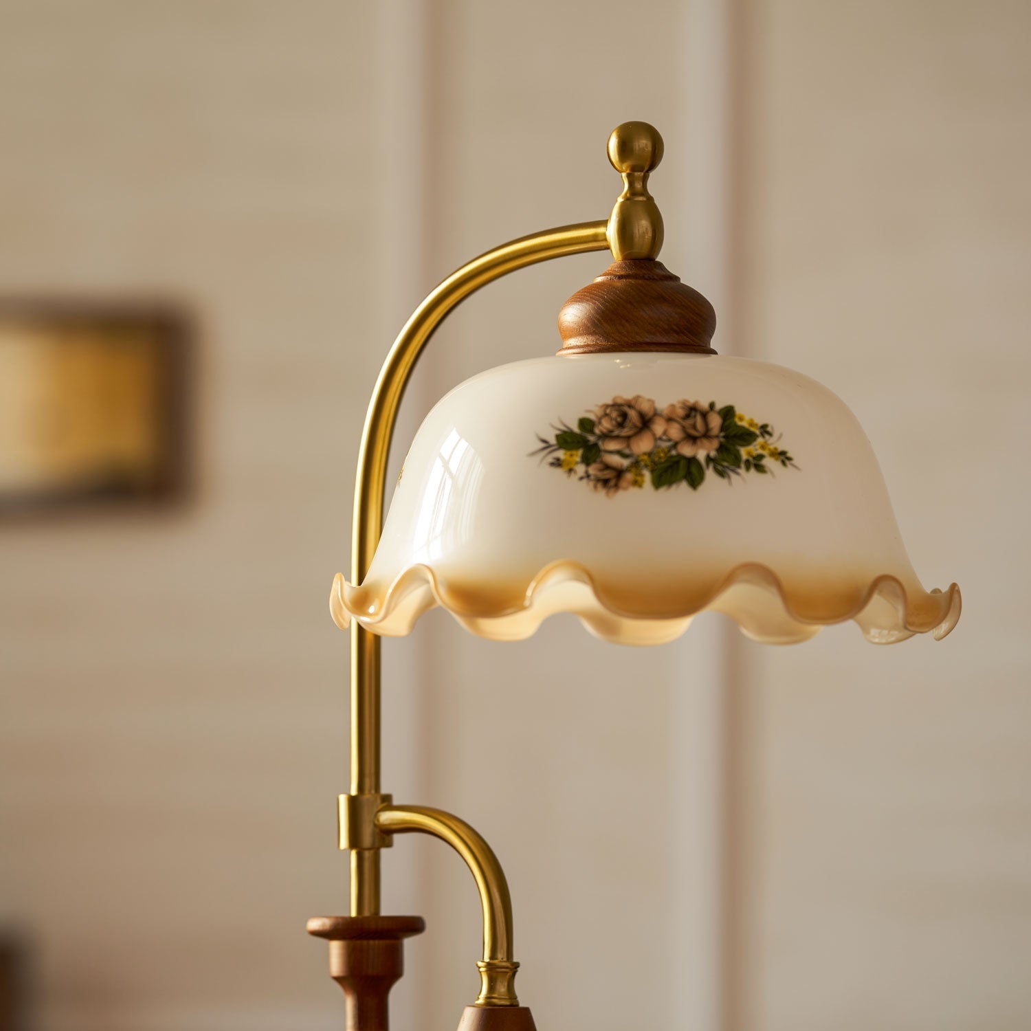 heritage-bloom-table-lamp-anzaz-Gold & Walnut wood-3