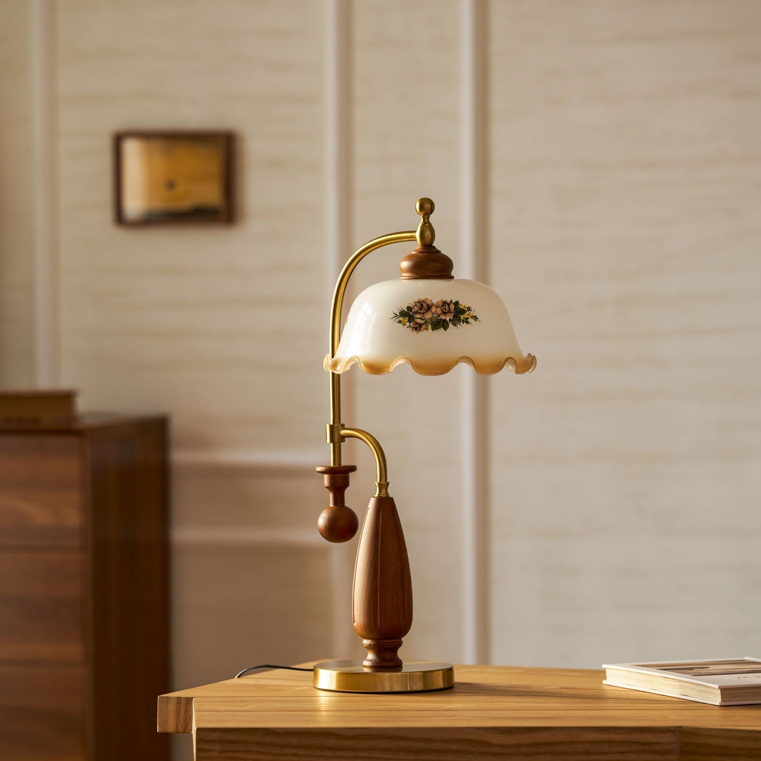 heritage-bloom-table-lamp-anzaz-Gold & Walnut wood-4
