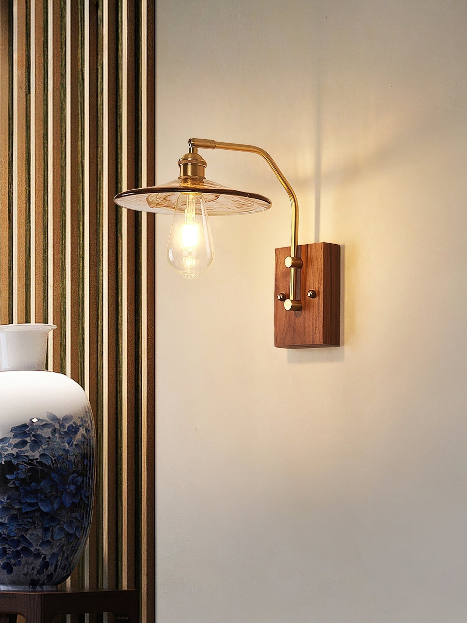 heritage-walnut-wall-lamp-anzaz-Walnut Color & Brass-4