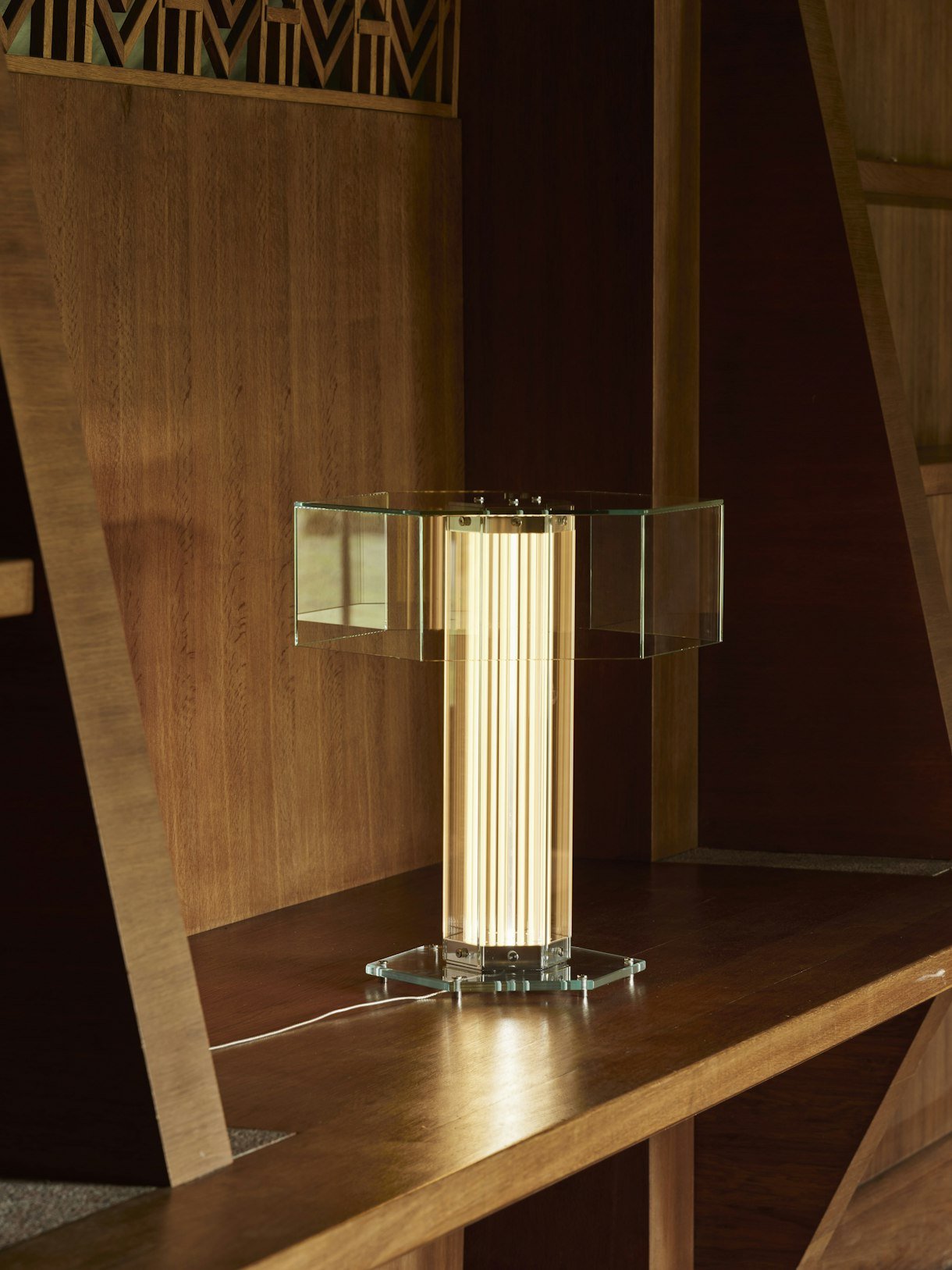 hexagonal-glass-table-lamp-anzaz--6