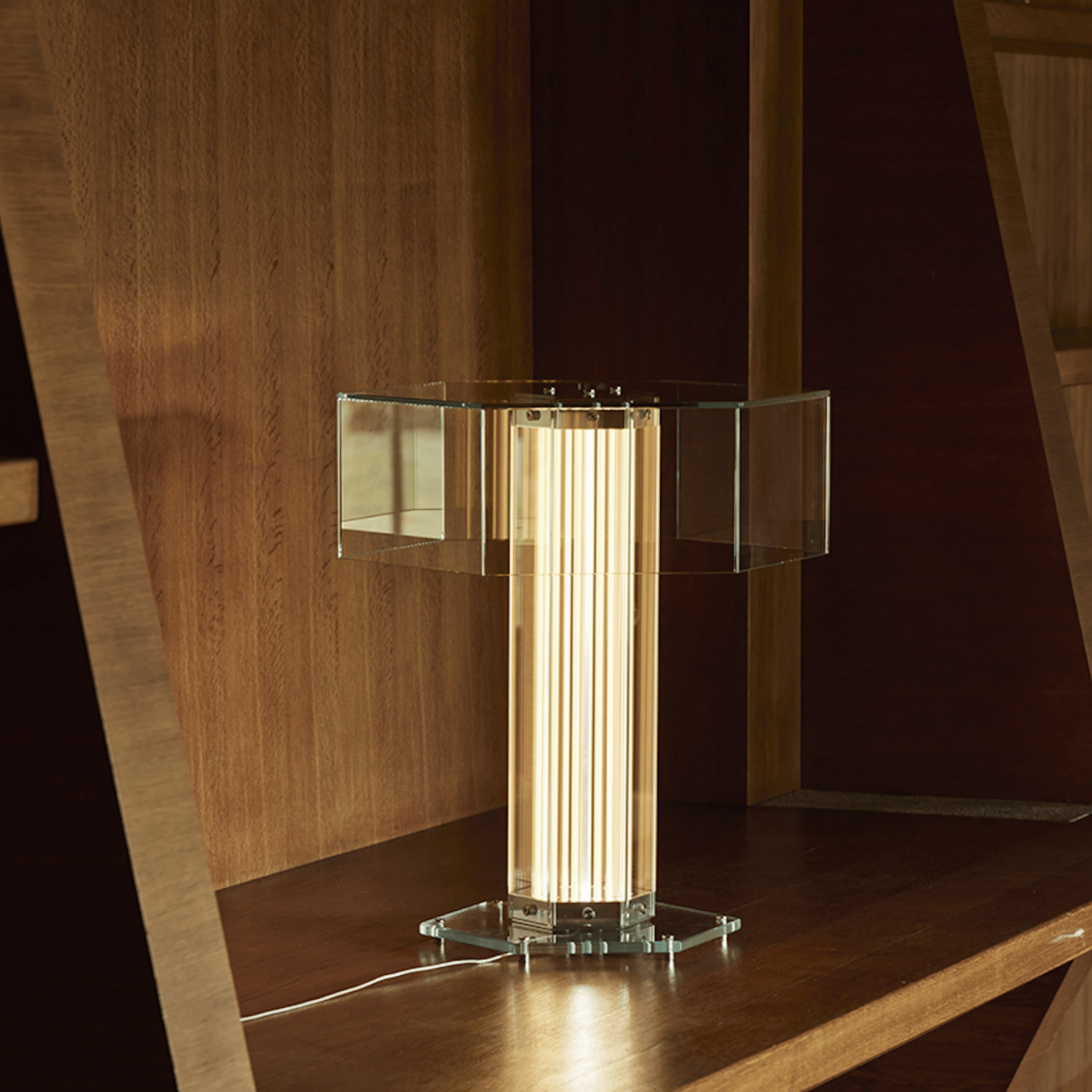 hexagonal-glass-table-lamp-anzaz-Clear-2
