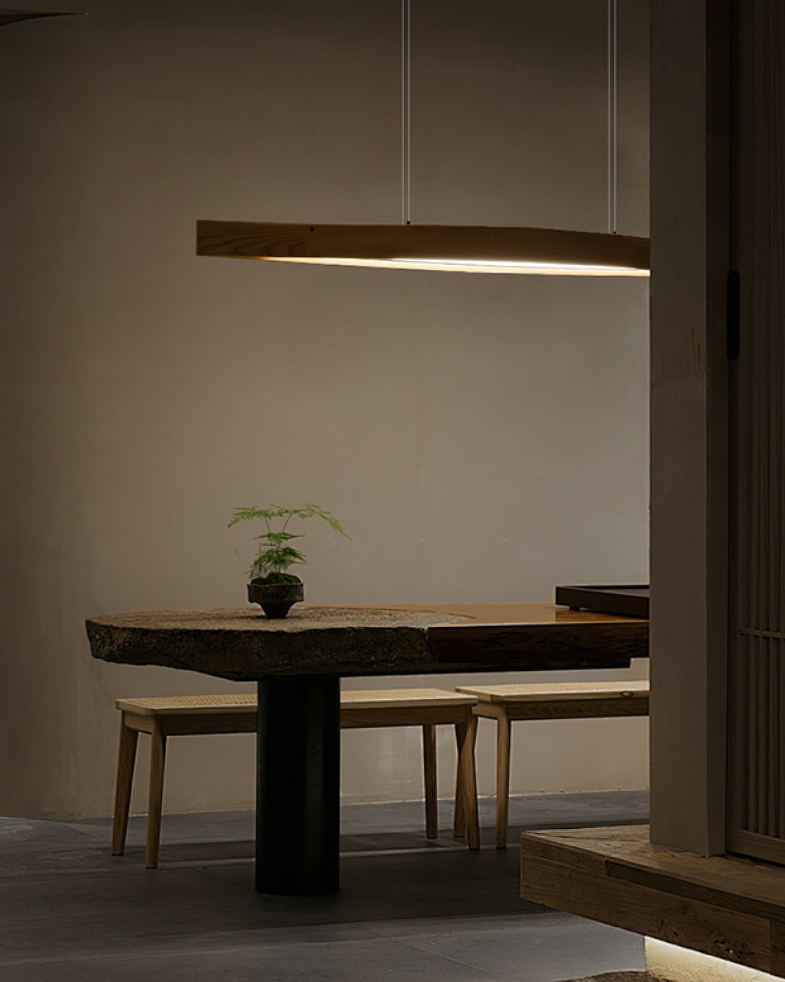 horizon-linear-wood-pendant-lamp-anzaz--16