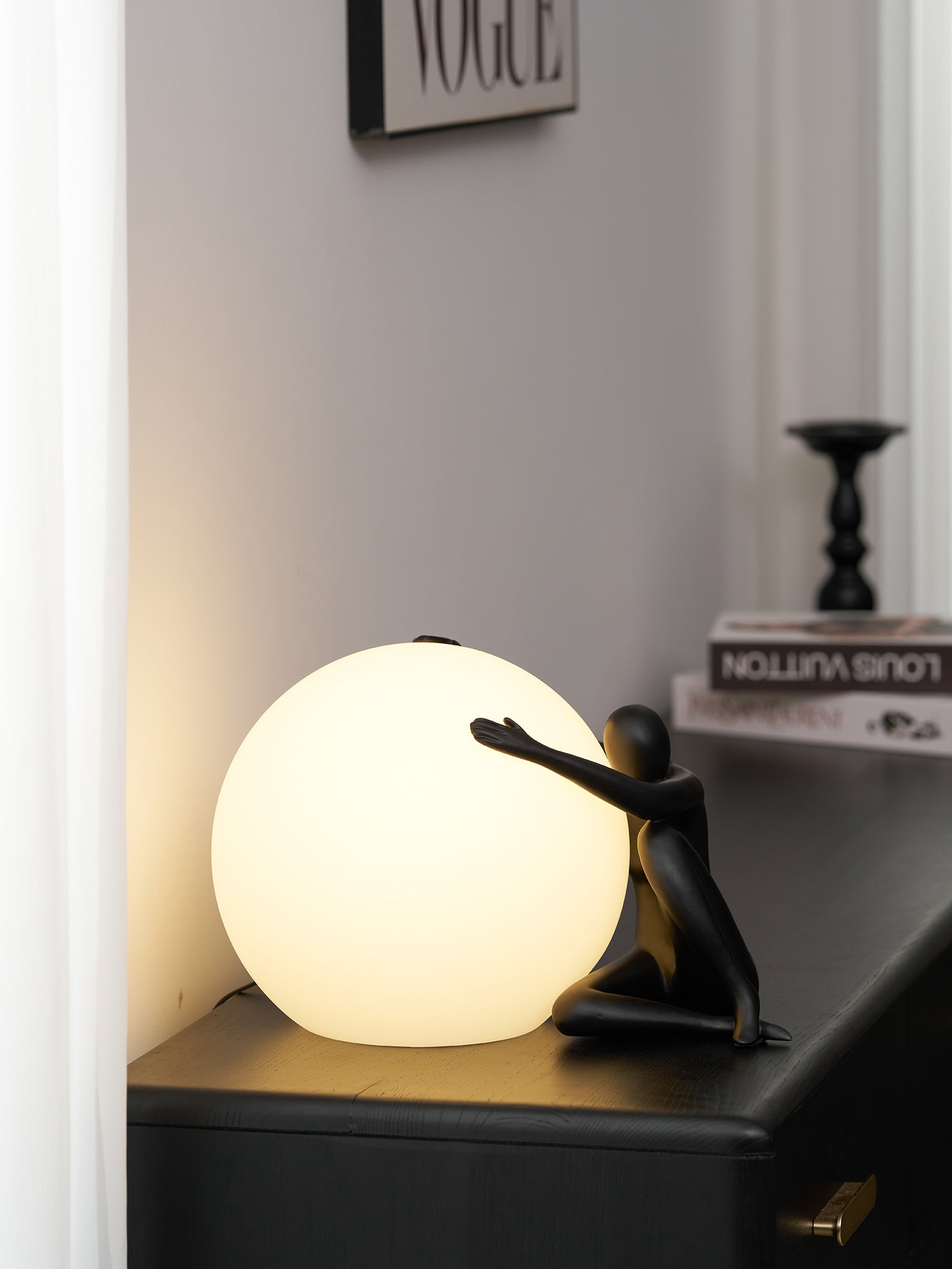 abstract-character-round-table-lamp-anzaz--28