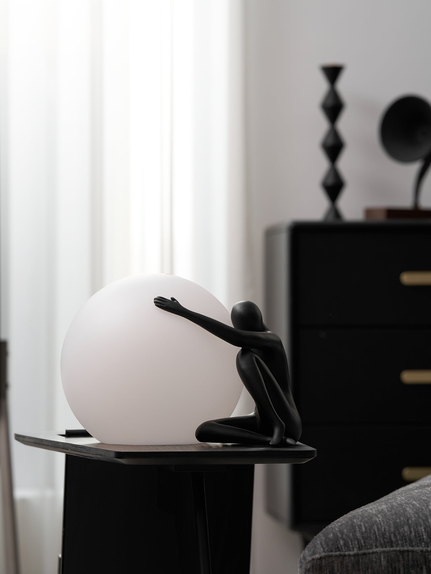 abstract-character-round-table-lamp-anzaz--34