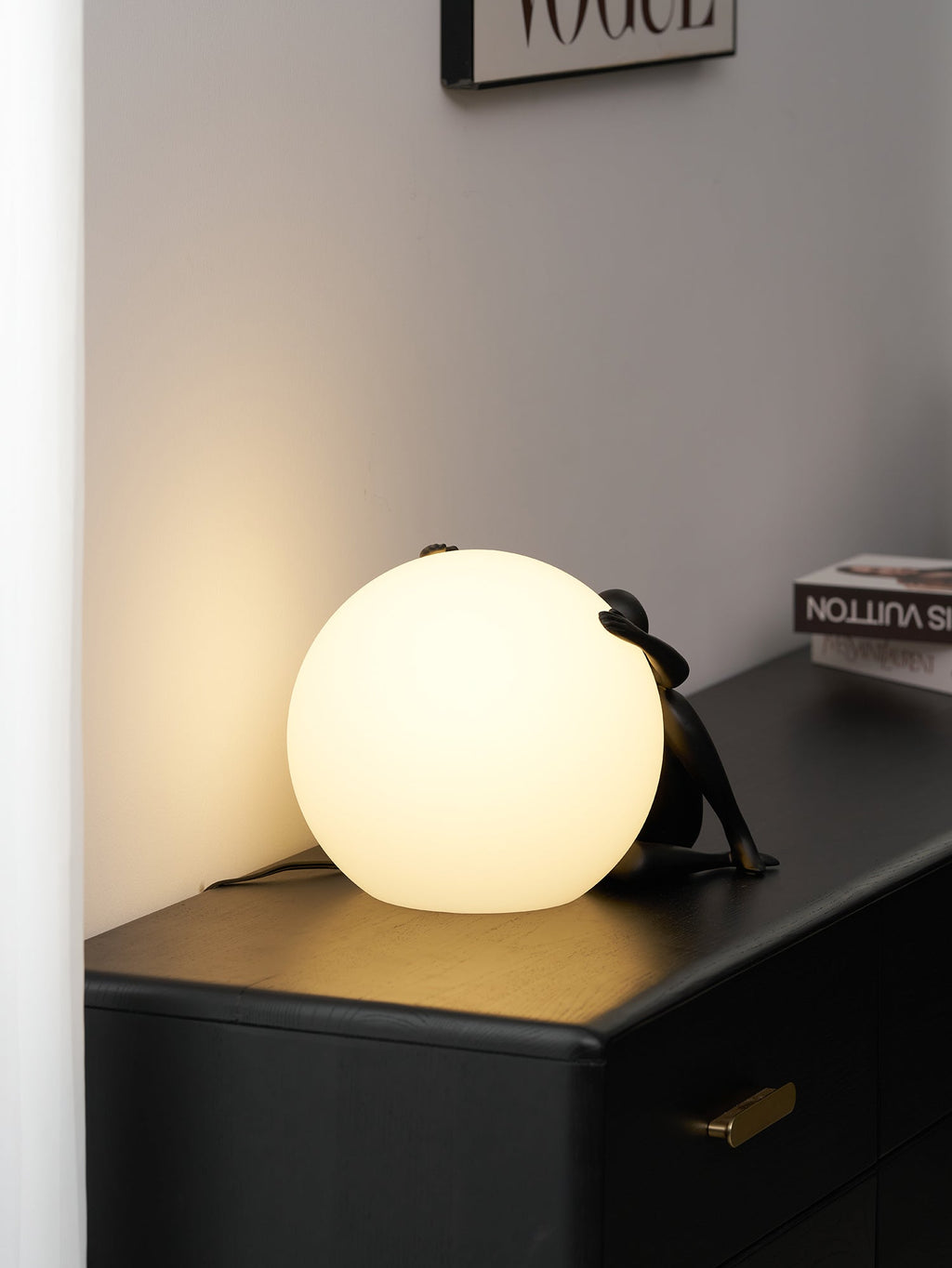 abstract-character-round-table-lamp-anzaz--36