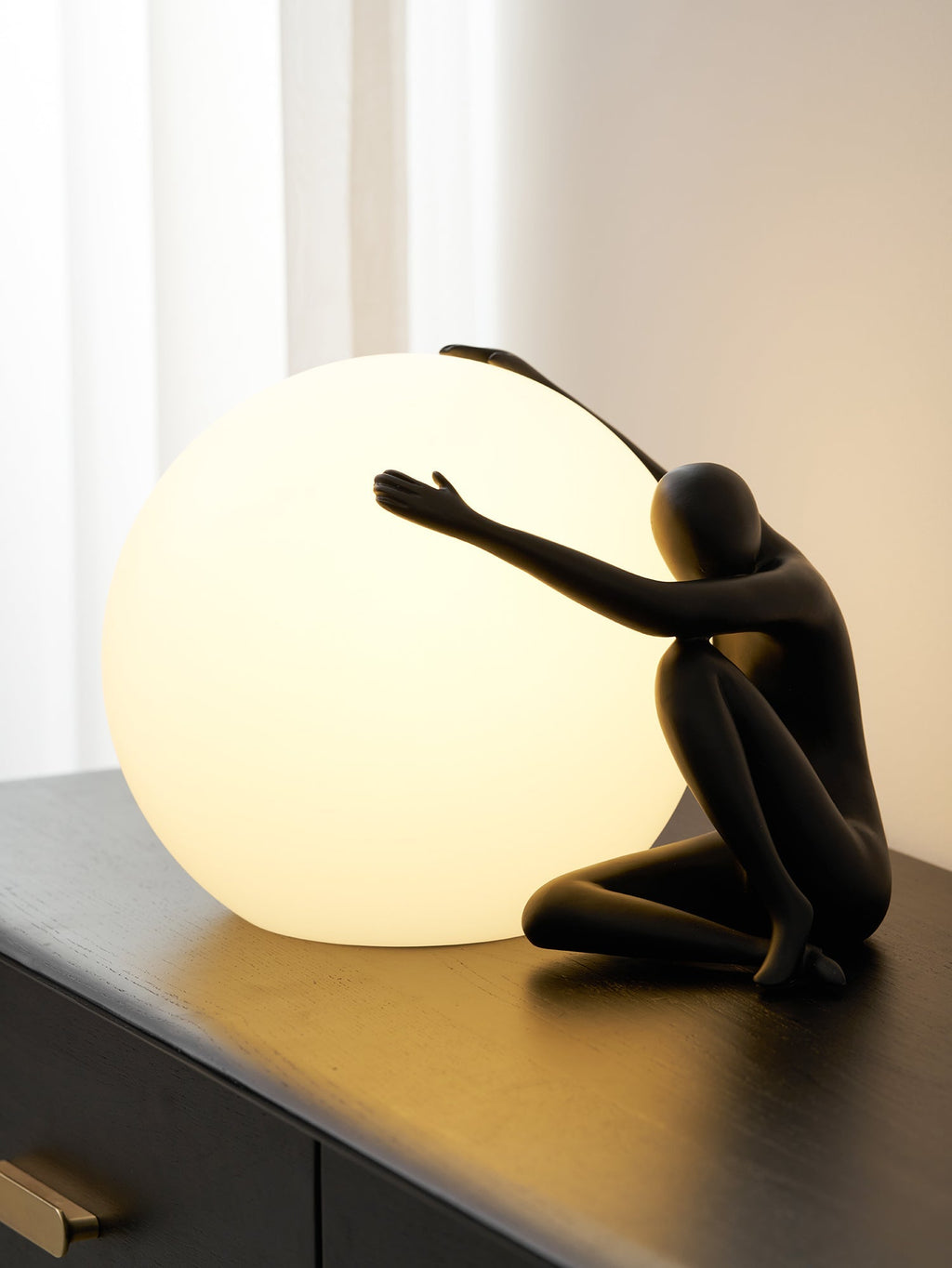 abstract-character-round-table-lamp-anzaz--31
