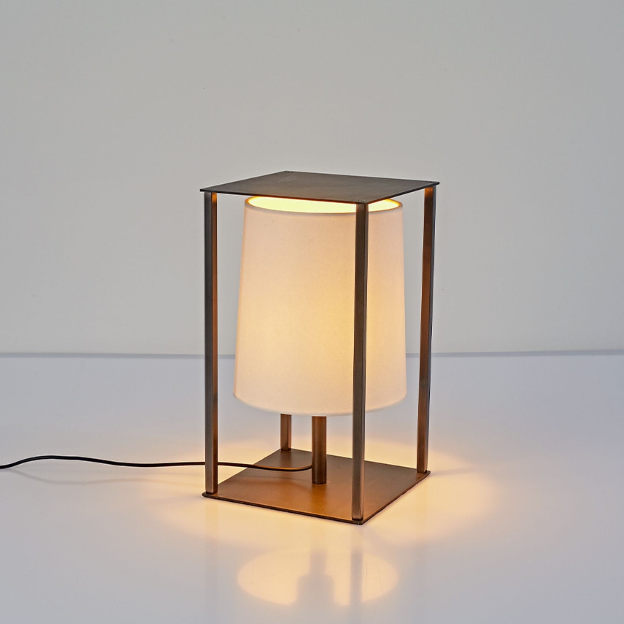 industrial-cage-frame-table-lamp-anzaz--5