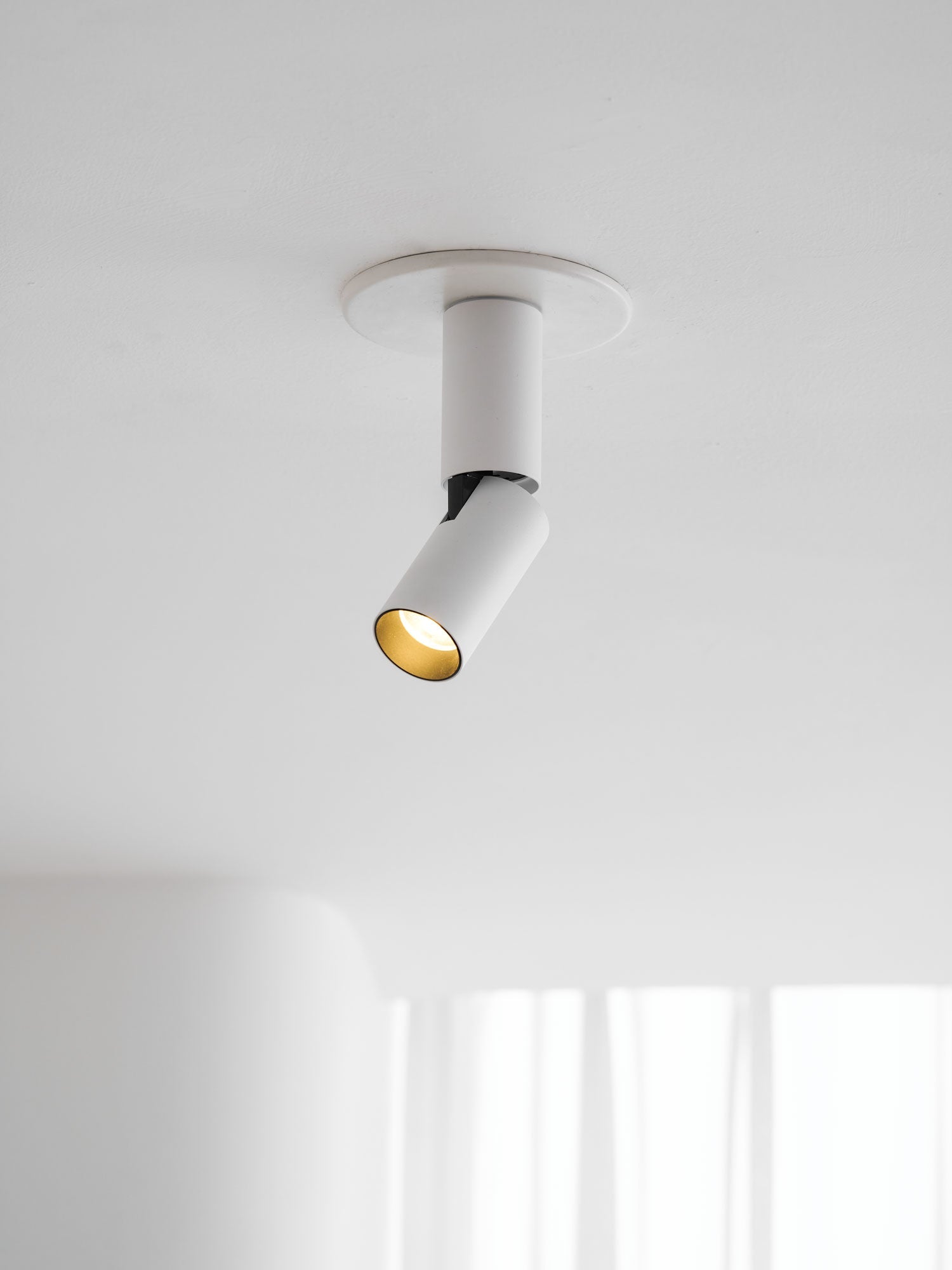 julian-adjustable-surface-downlight-anzaz--29
