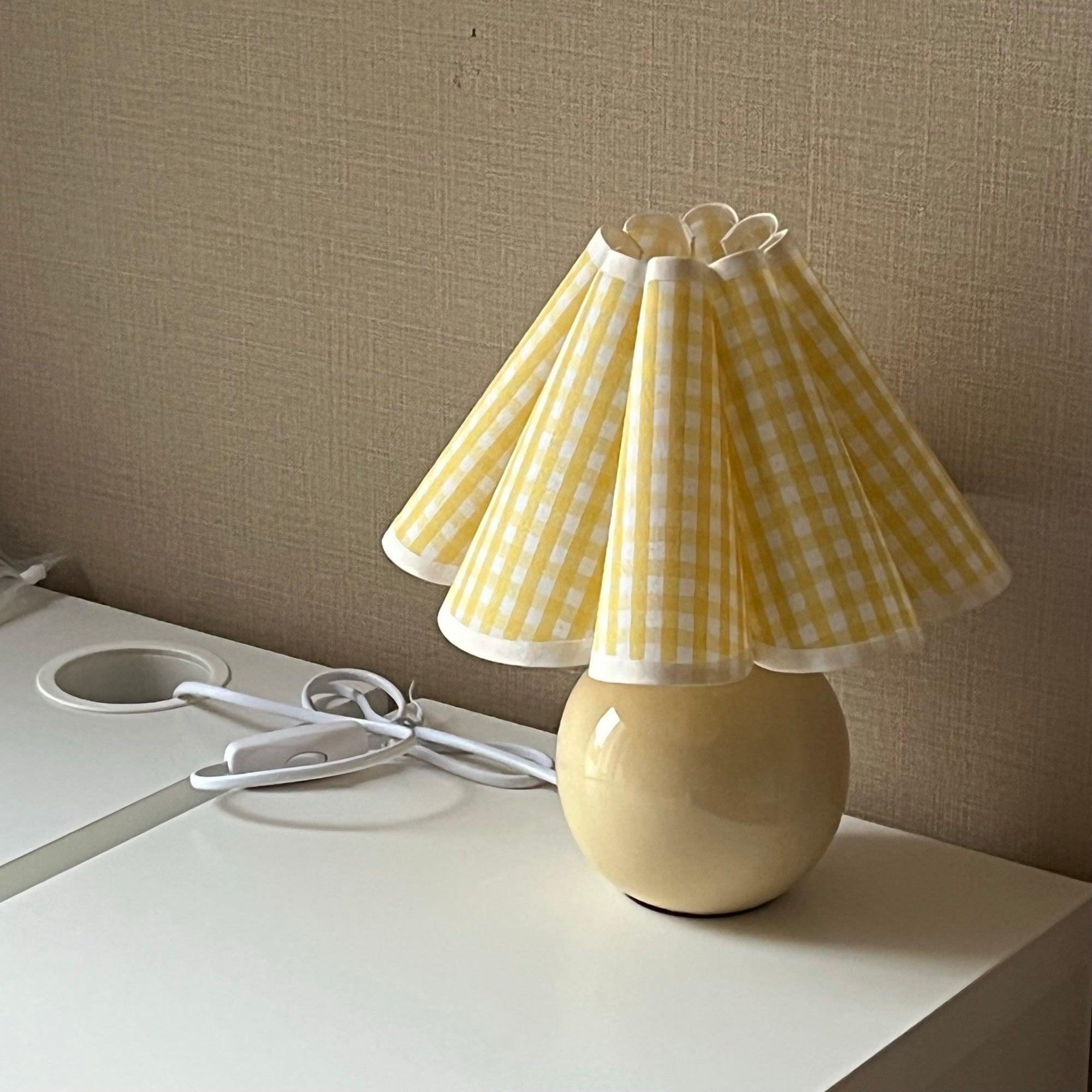 kicsi-knife-pleat-table-lamp-anzaz--23