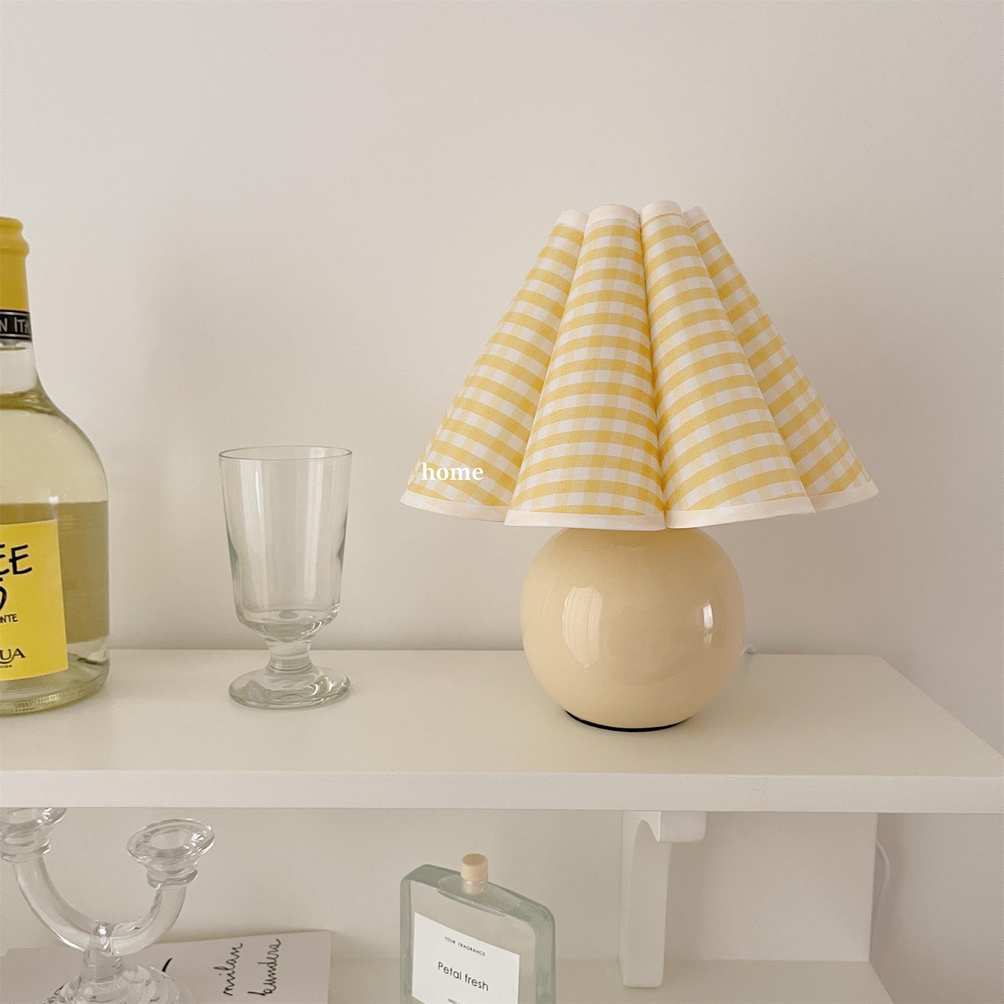 kicsi-knife-pleat-table-lamp-anzaz--24