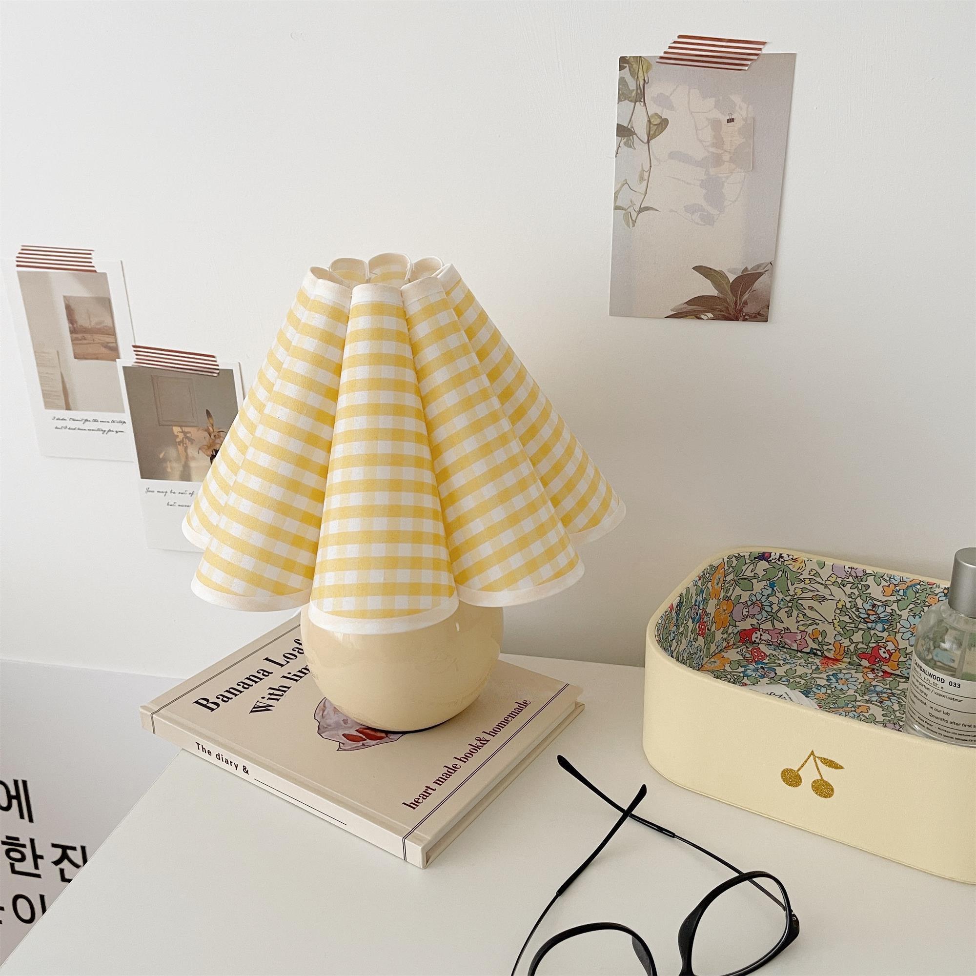 kicsi-knife-pleat-table-lamp-anzaz--26