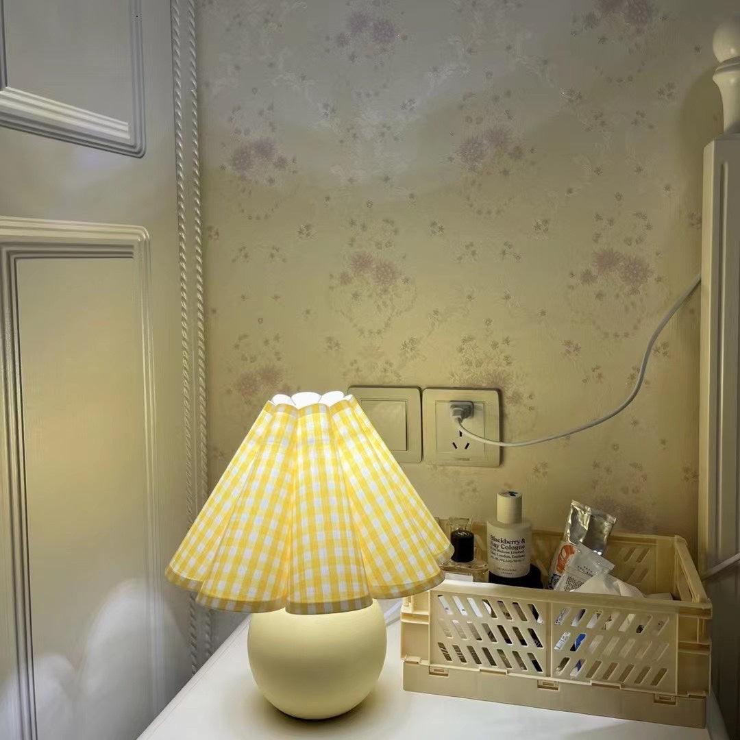 kicsi-knife-pleat-table-lamp-anzaz--28