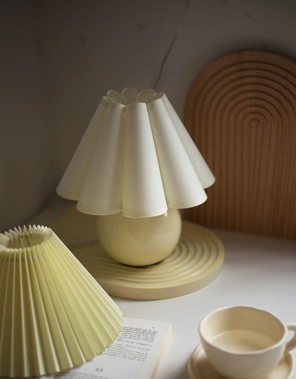 kicsi-knife-pleat-table-lamp-anzaz--31