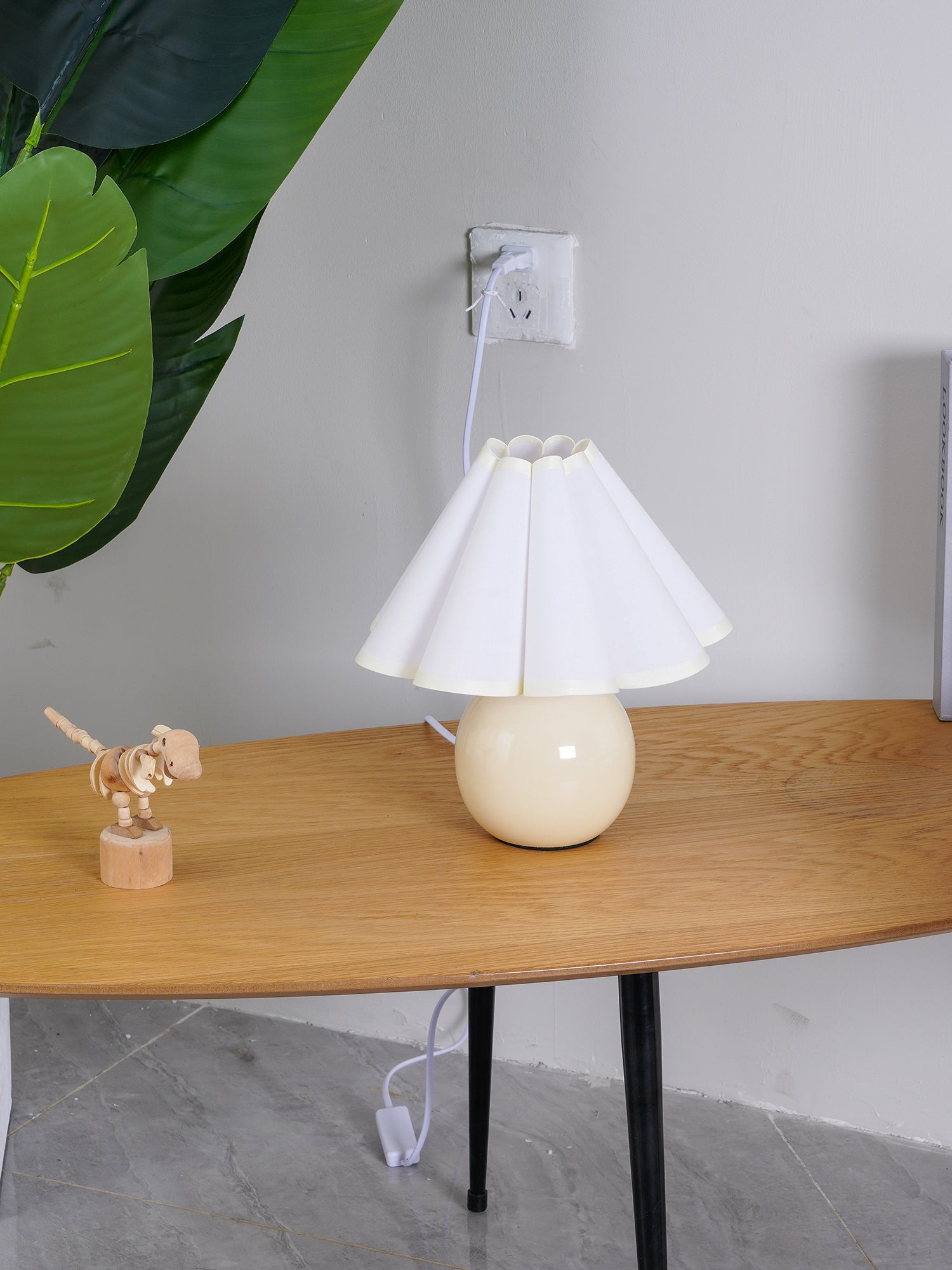 kicsi-knife-pleat-table-lamp-anzaz--39