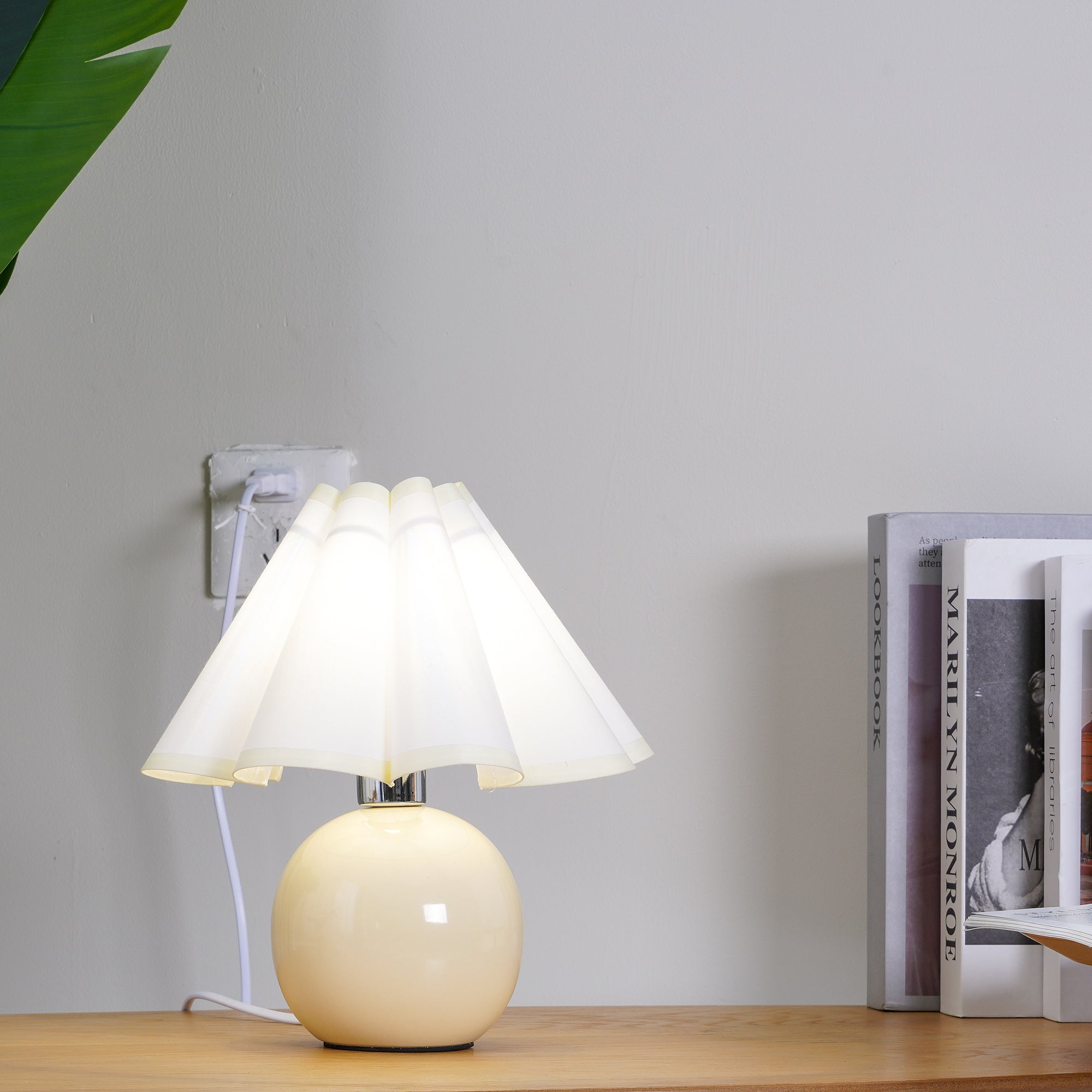 kicsi-knife-pleat-table-lamp-anzaz--40