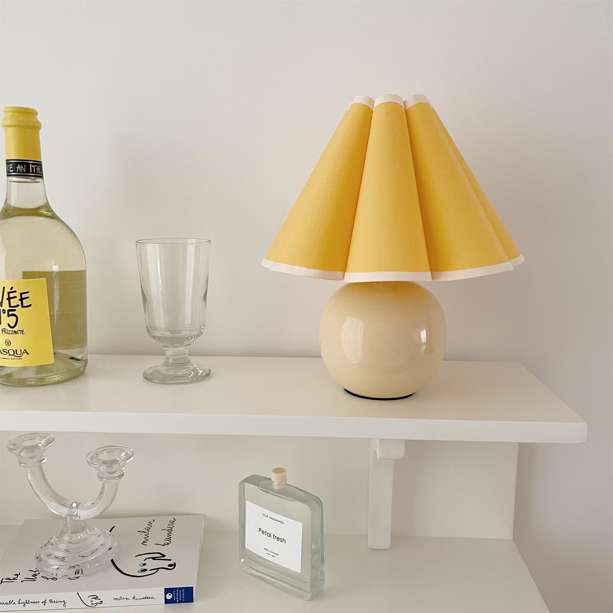 kicsi-knife-pleat-table-lamp-anzaz--14